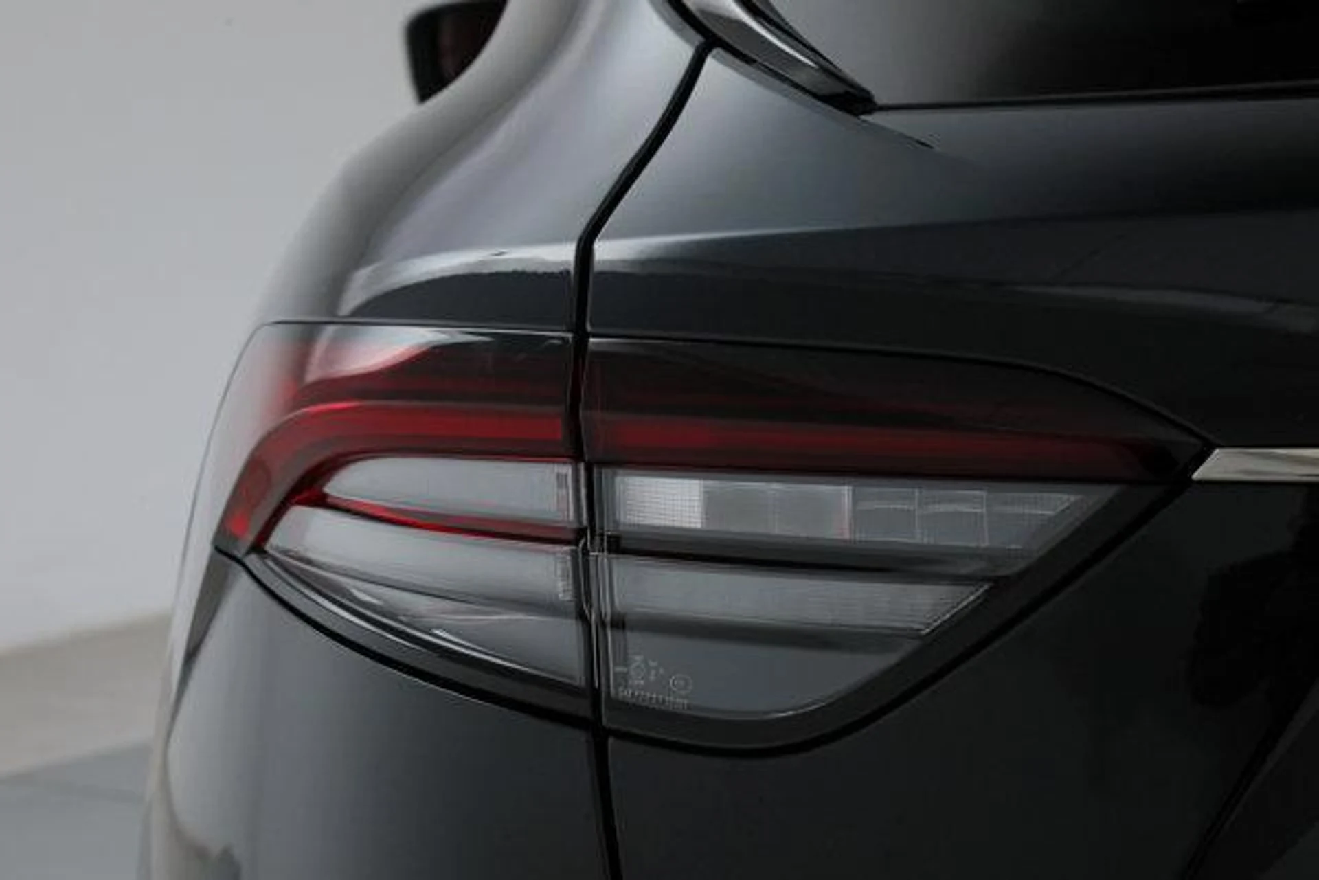 mph008_173966360_rt_XXJ_Sv_TEC_2ud_QUDO_8_ZLM_2_Z54_Dw_a4cdbc3dc3