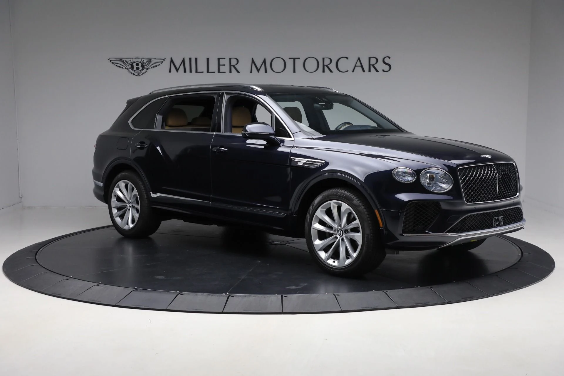 mph008_1739834953_Used_2024_Bentley_Bentayga_EWB_V8_f214c4b297