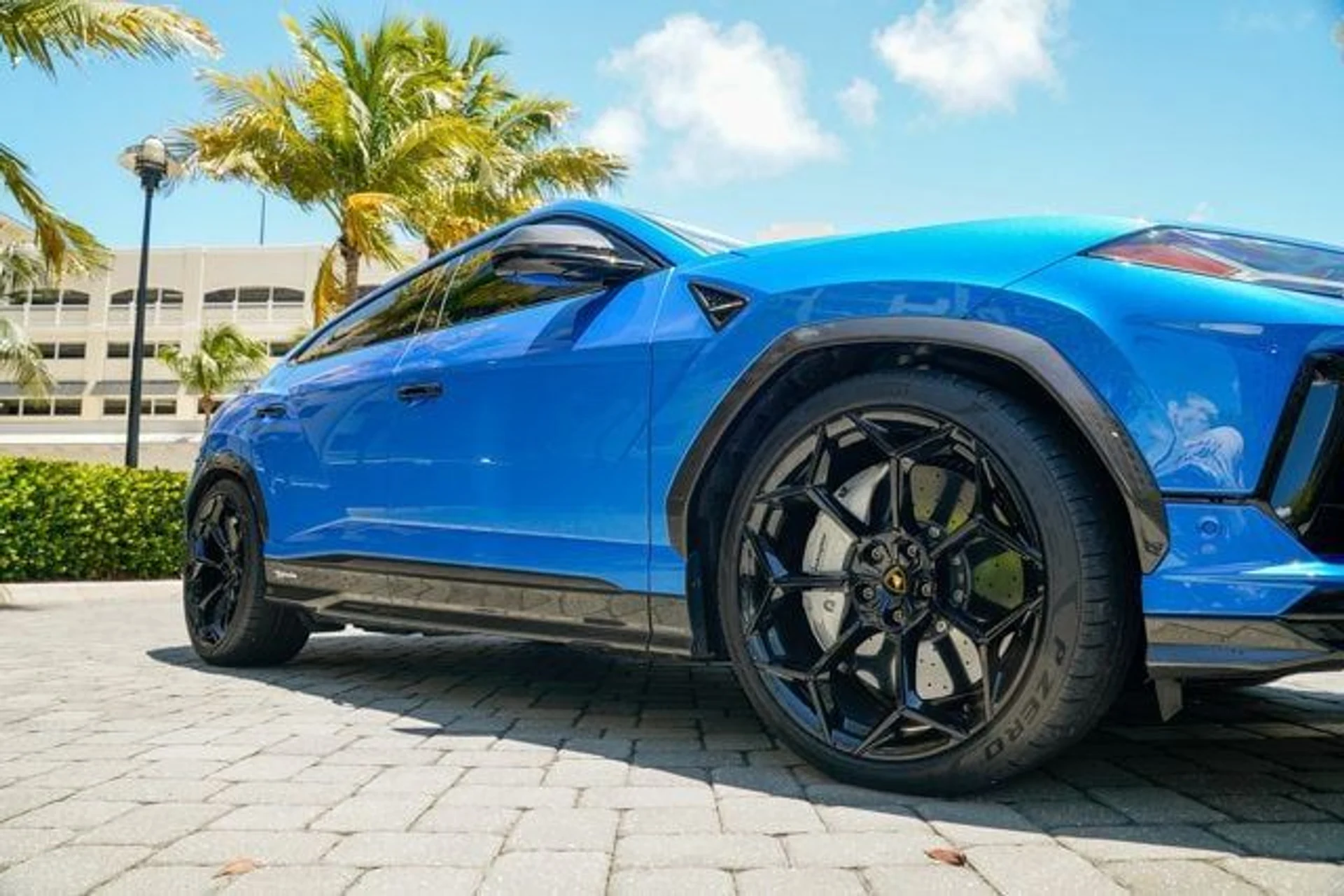 mph008_1745294785_used_2024_lamborghini_urus_performanteawd_14354_22887761_9_640_b892817a9d