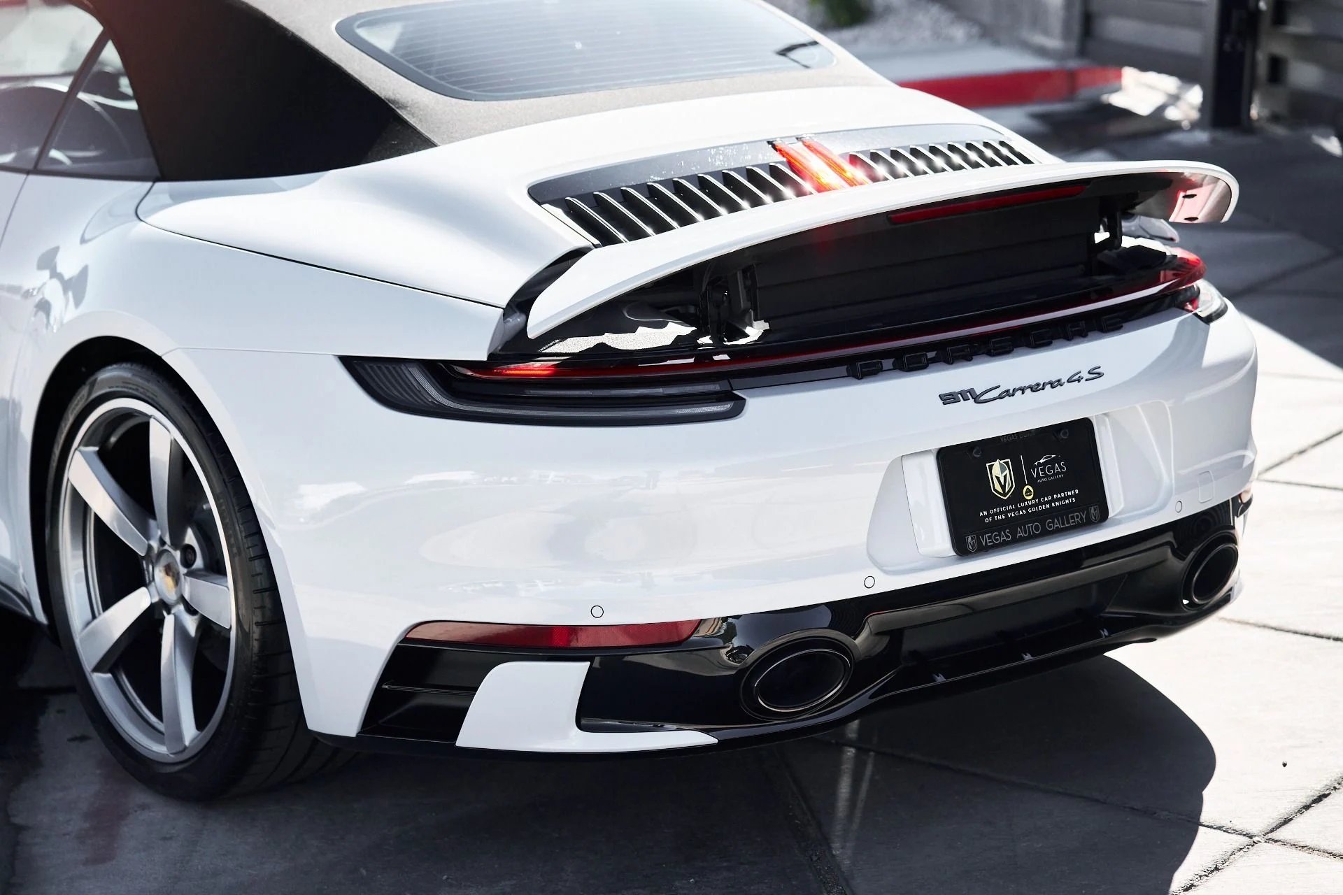 mph008_1752092010_Used_2024_Porsche_911_Carrera_4_S_1760665401_b61cb7eacd