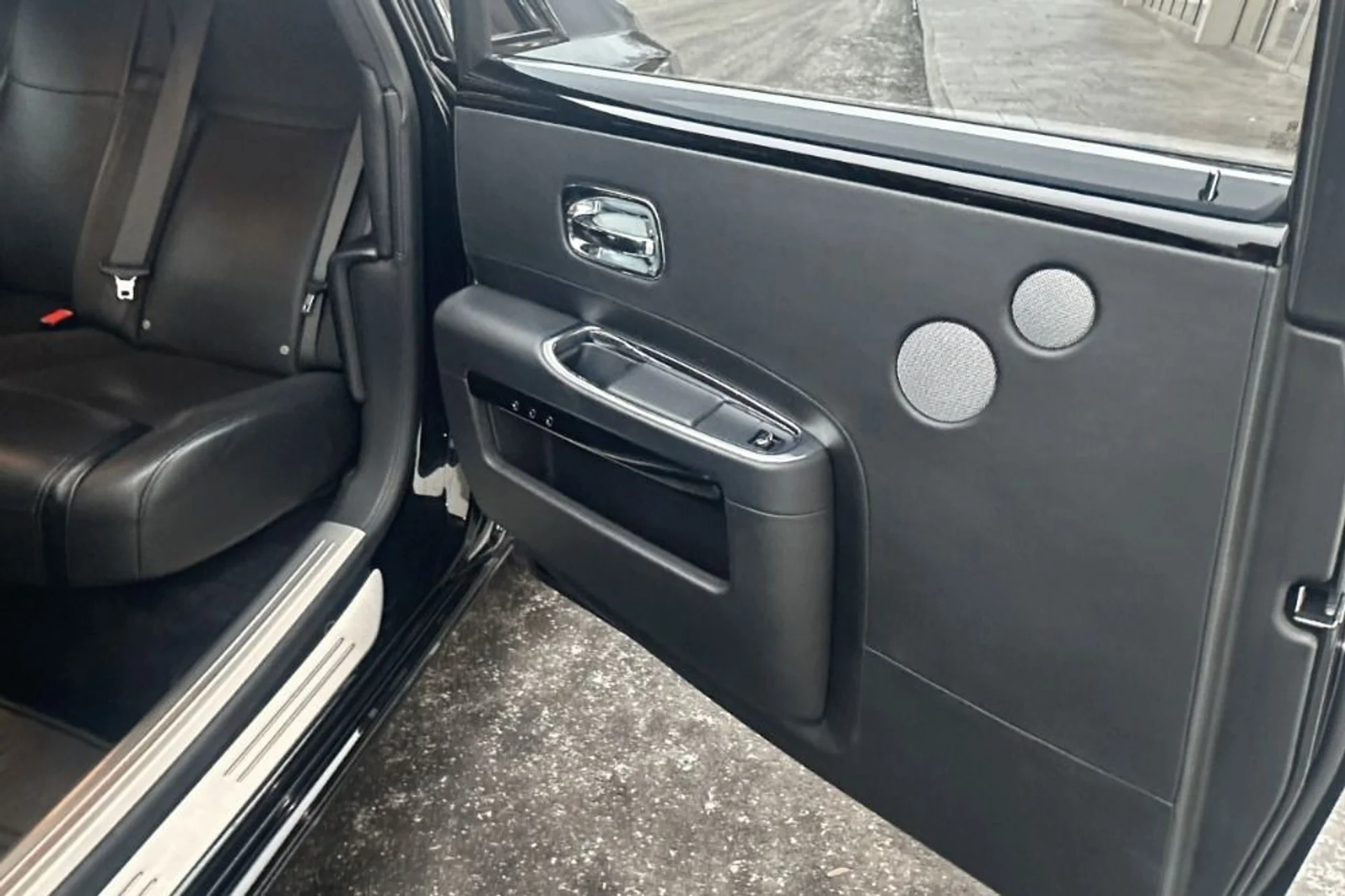 mph008_1759493096_Used_2015_Rolls_Royce_Ghost_EWB_Series_II_EWB_1767896570_2e61b9174a