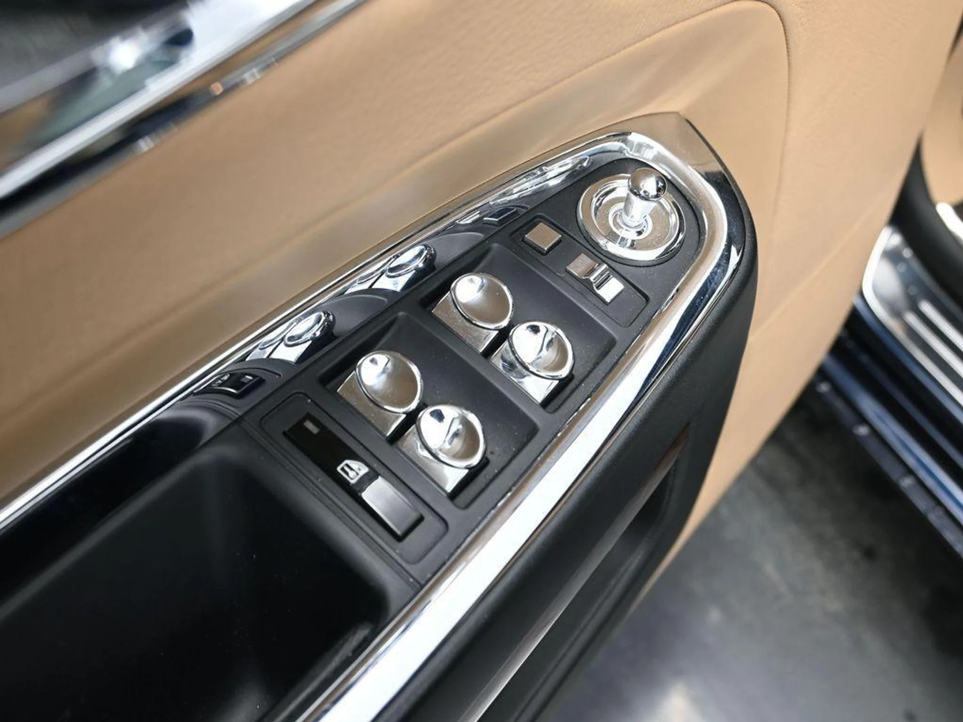 mph008_1761350726_X_Zl_DRAJLYR_Rmt_Tn8_Sg_TB_Oe_S_Nyu_A_5781299f5a