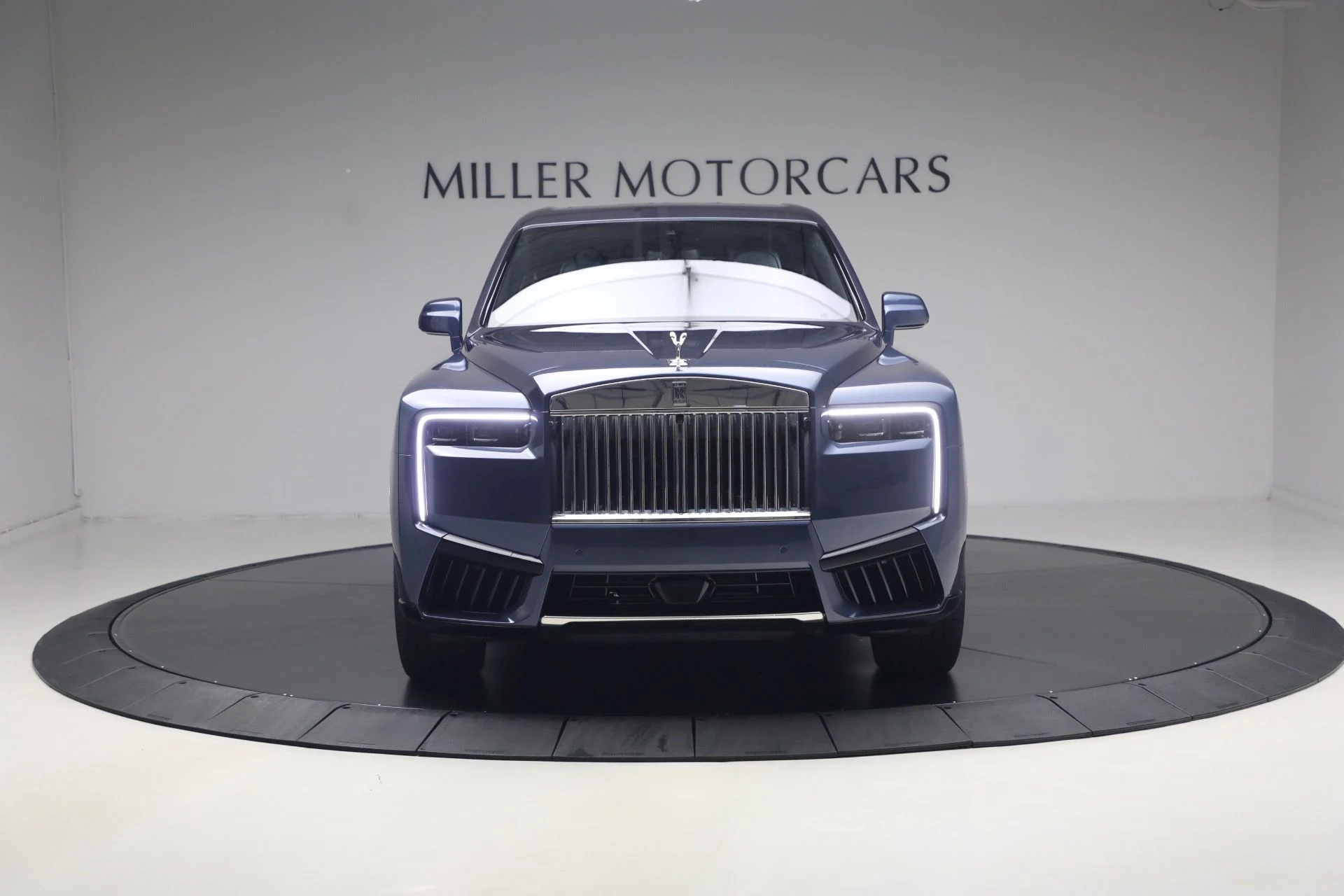 mph008_1763316381_Used_2025_Rolls_Royce_Cullinan_52d3bbb74b