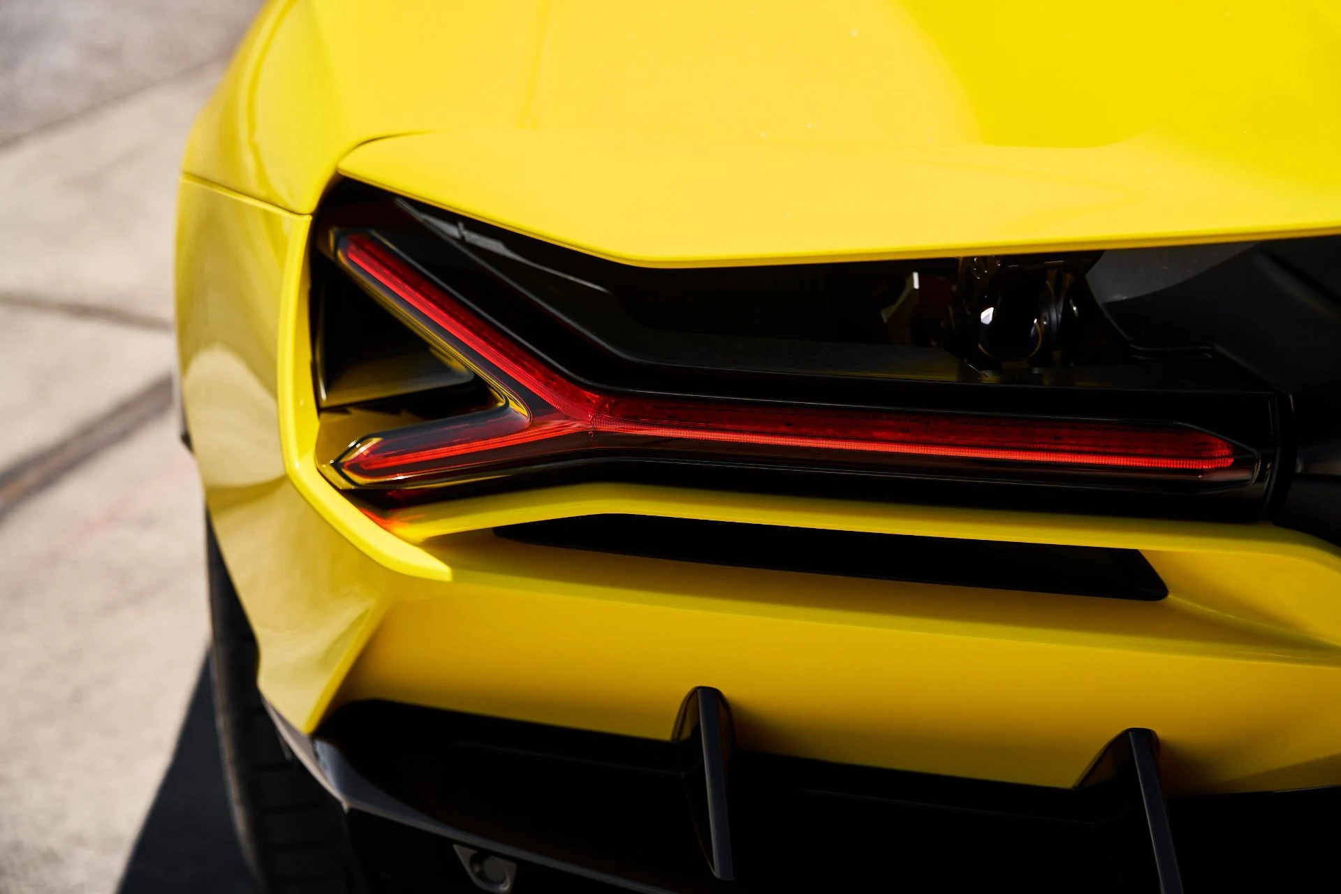 mph008_1775707500_Used_2026_Lamborghini_Revuelto_Base_1782197979_10fe29f327