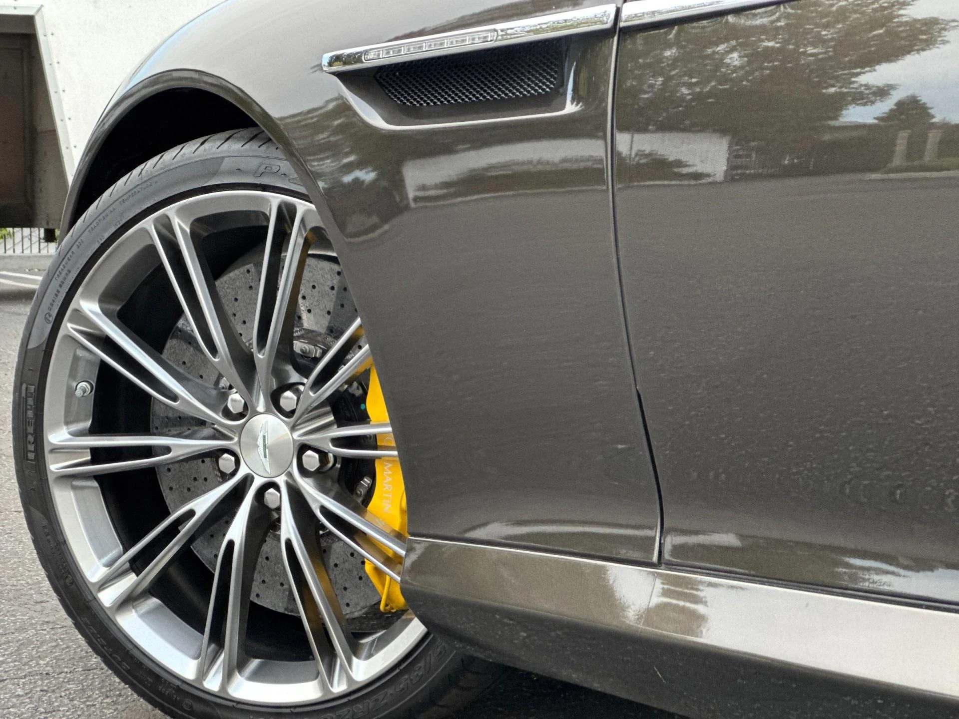 mph008_1781797671_Used_2014_Aston_Martin_DB_9_Volante_1769008599_6a932d354a