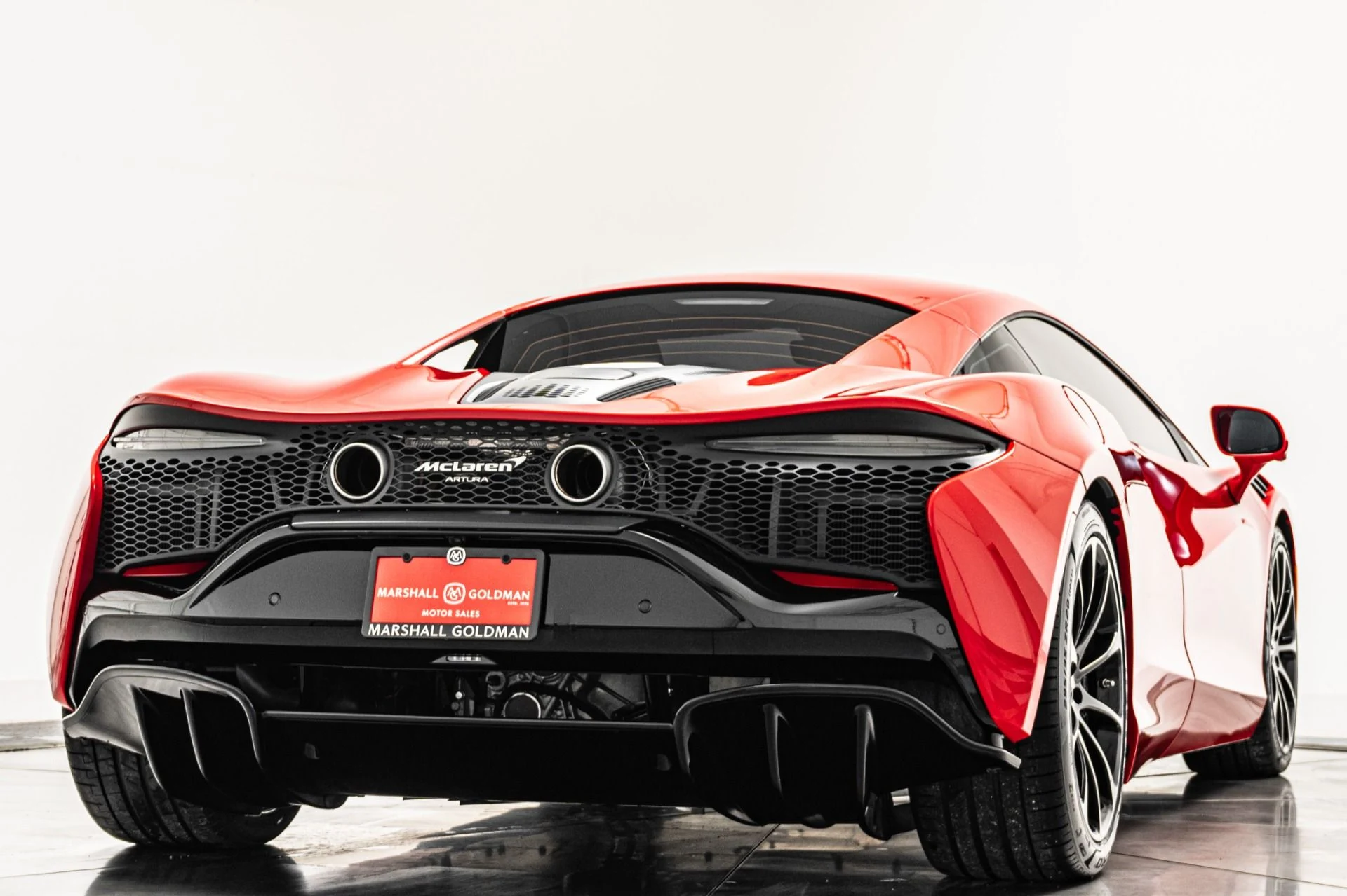 mph008_1784117272_Used_2023_Mc_Laren_Artura_1776720218_686f53552d