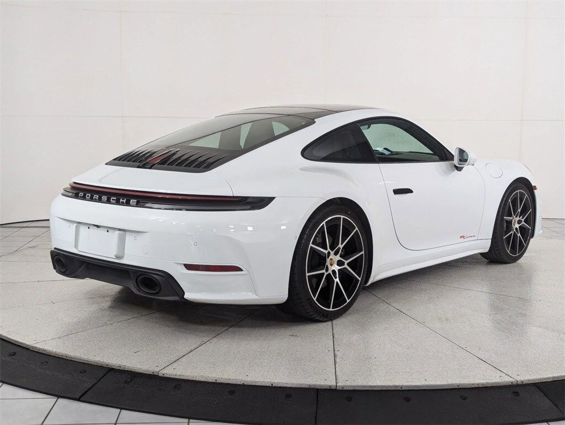 mph008_178922888_c10f9783ca43e138e3cc5570daf68d18x_60d69d2cbf