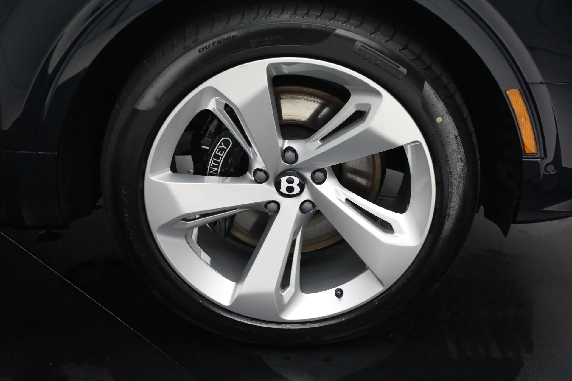 mph008_1790353943_Used_2024_Bentley_Bentayga_EWB_V8_1768588174_38e7a62703