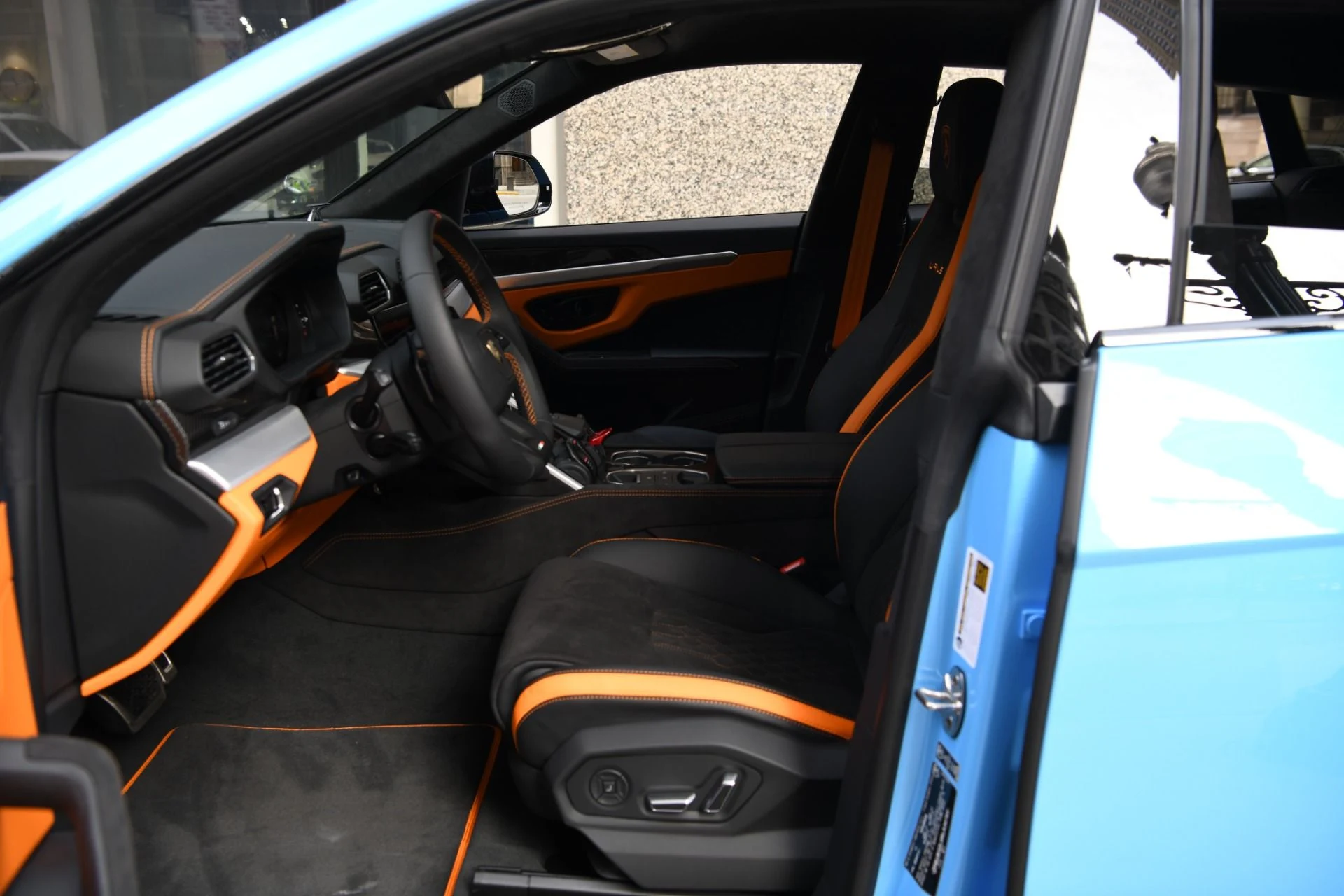 mph008_1801055082_Used_2024_Lamborghini_Urus_S_1739051069_b1b7436a7a