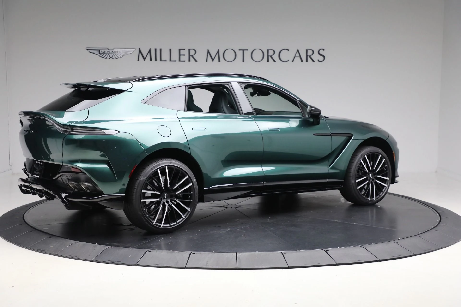 mph008_1815665886_New_2025_Aston_Martin_DBX_707_bbdc1c1231