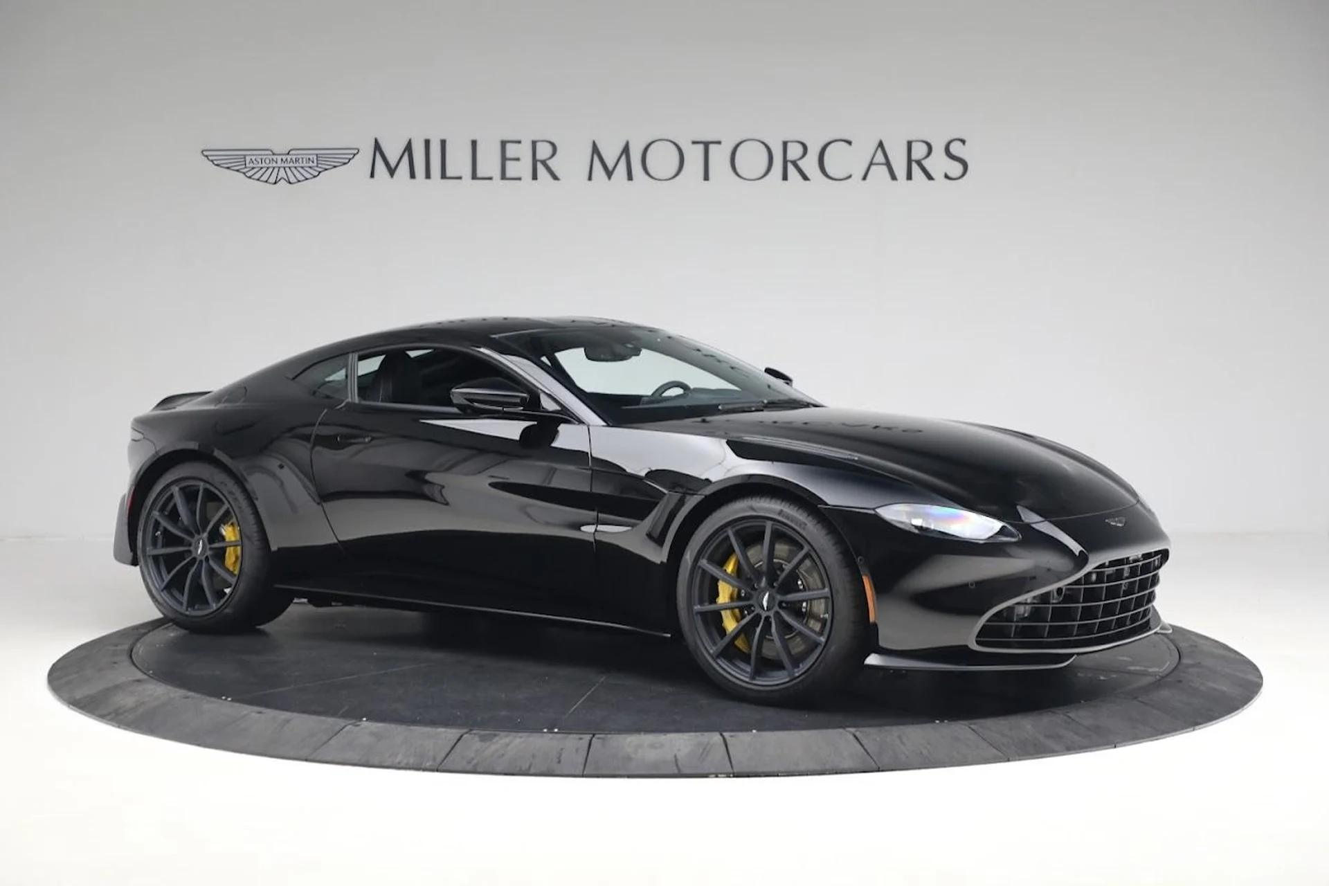 mph008_1816104581_Used_2023_Aston_Martin_Vantage_V8_6a529aeeba