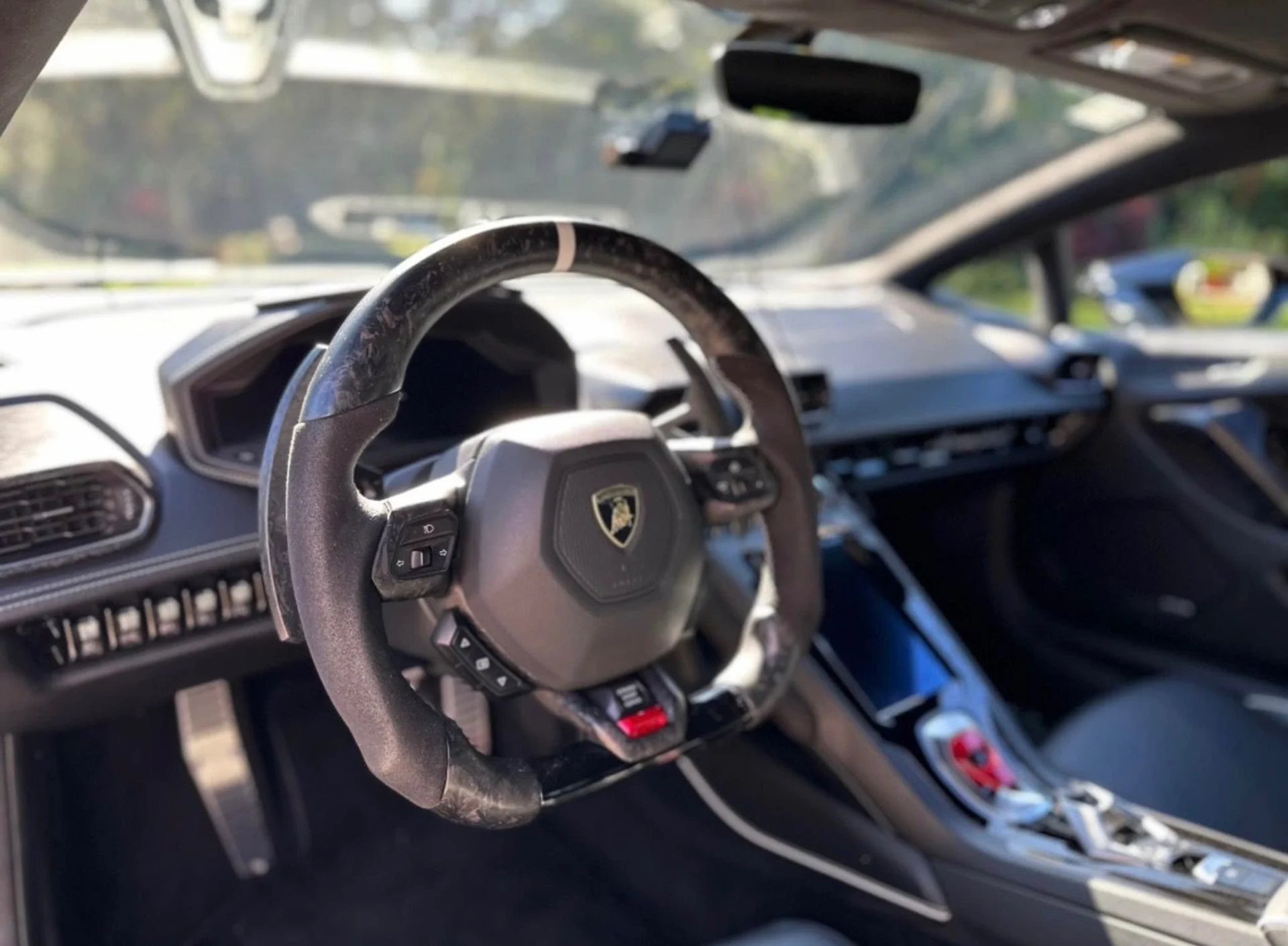 mph008_1817690579_Used_2021_Lamborghini_Huracan_EVO_1764798641_e931a41627