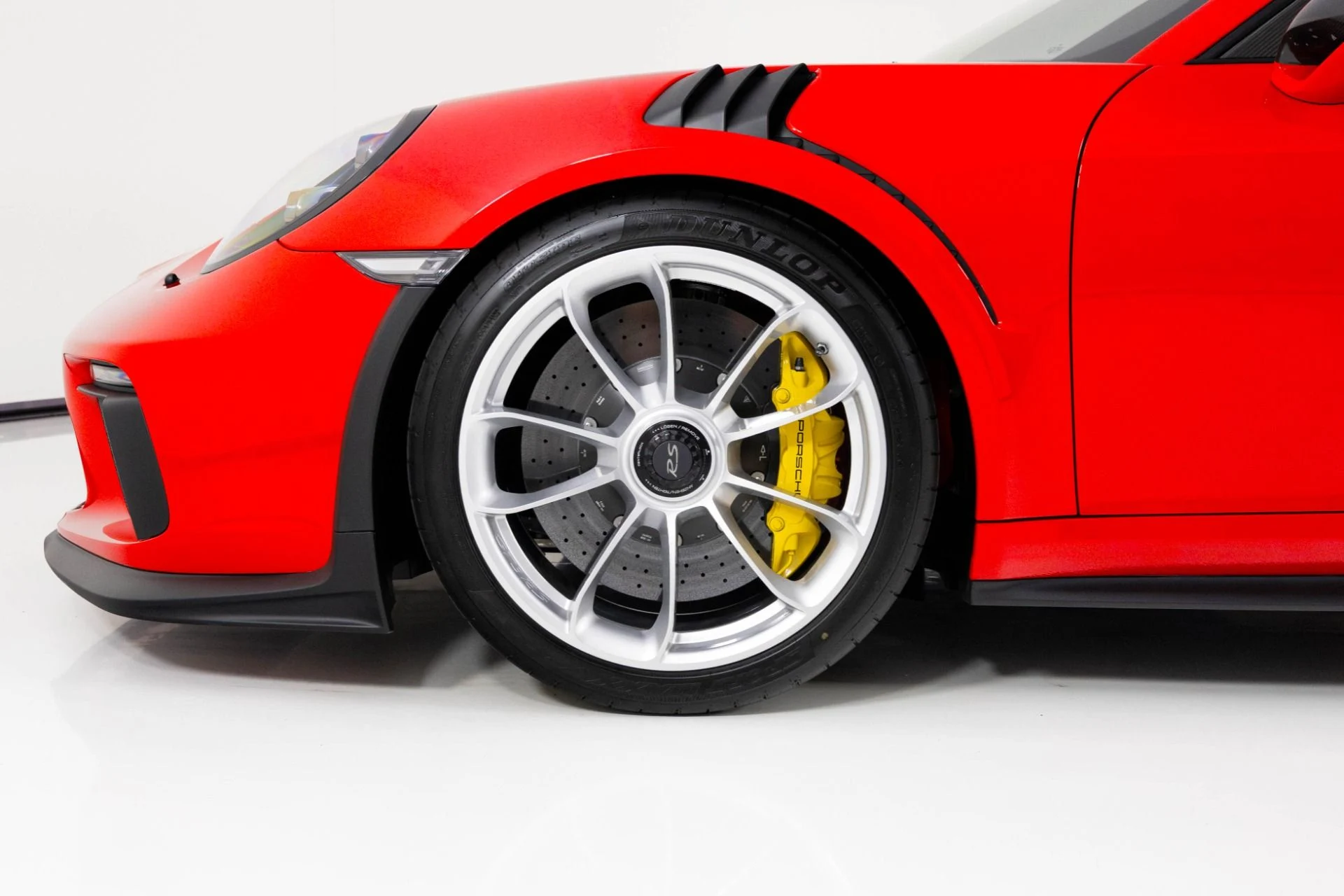 mph008_1820865771_Used_2019_Porsche_911_GT_3_RS_1762190389_92b7a56562