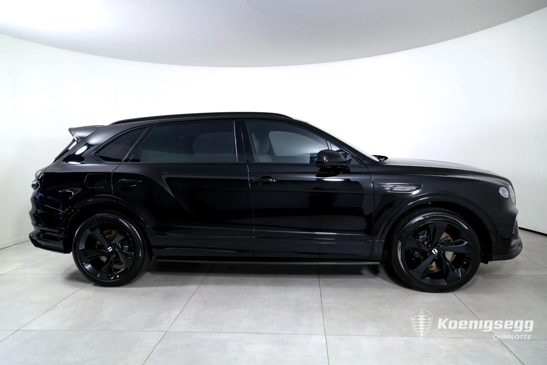 mph008_1821160372_Used_2023_Bentley_Bentayga_EWB_Azure_V8_1782836253_7db8ceb4a4