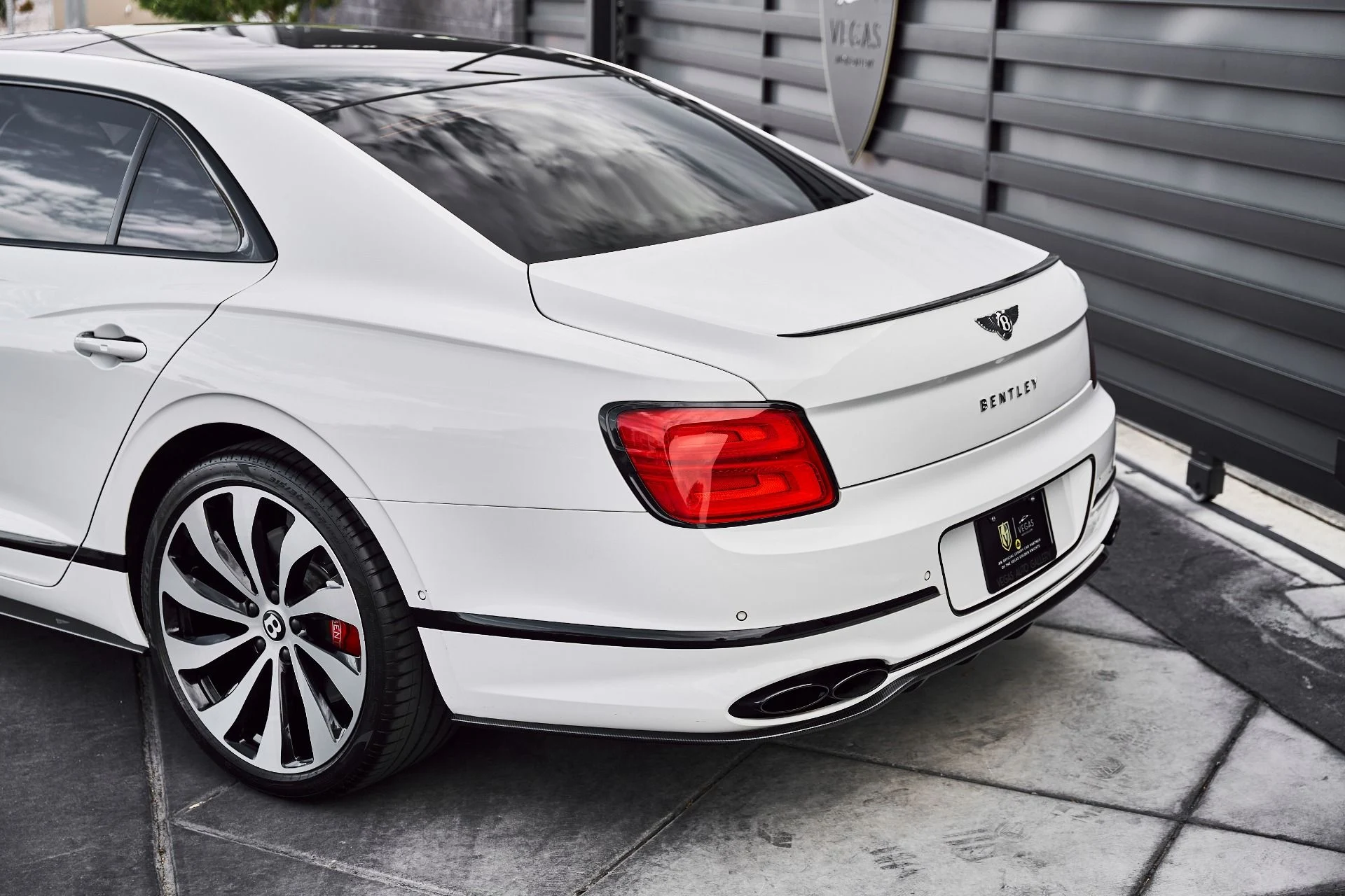 mph008_1822876000_Used_2022_Bentley_Flying_Spur_V8_1786412473_fcaee999cb
