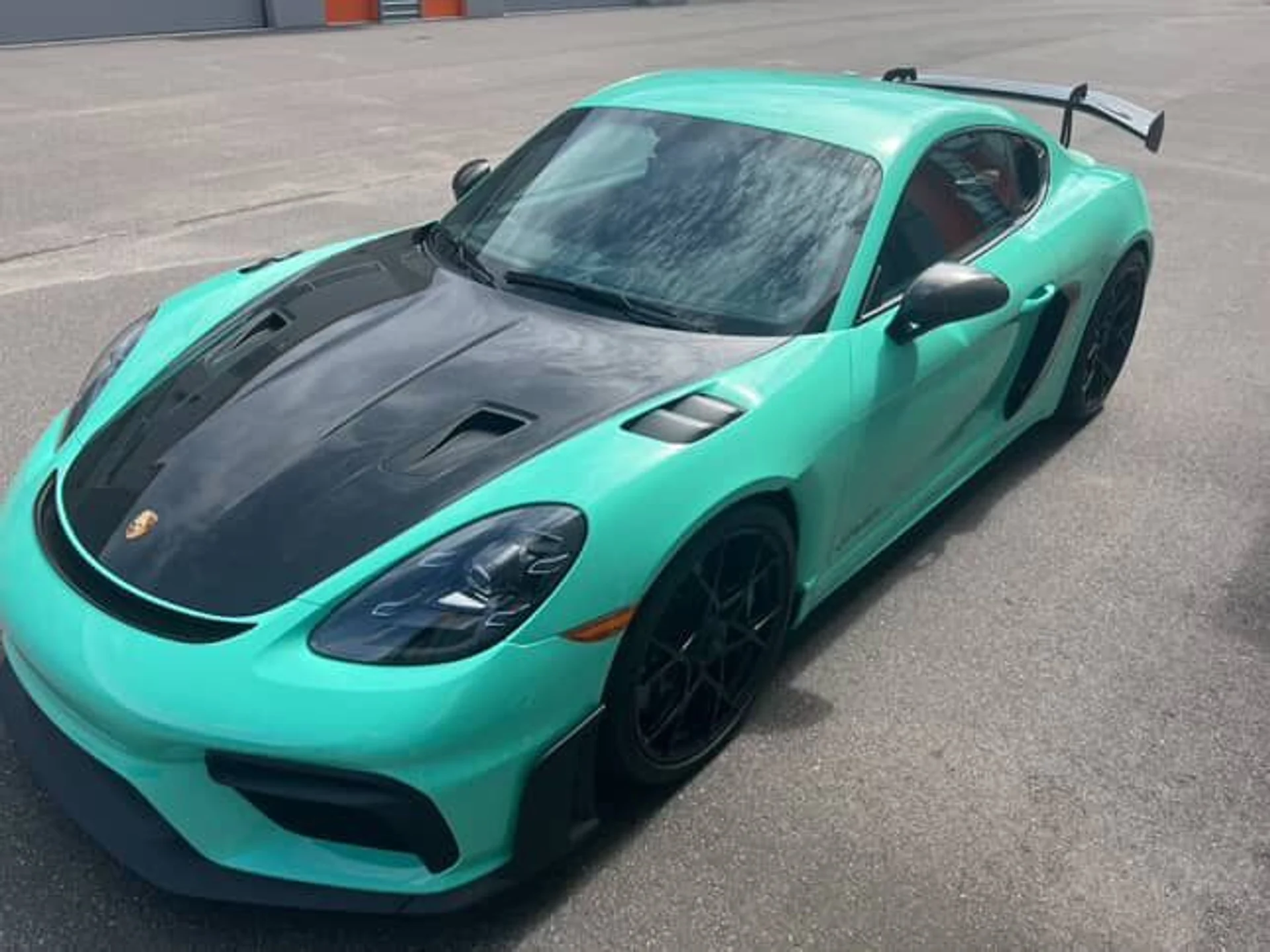 mph008_1828817122_Used_2024_Porsche_718_Cayman_GT_4_RS_1753399108_ce2dd27771