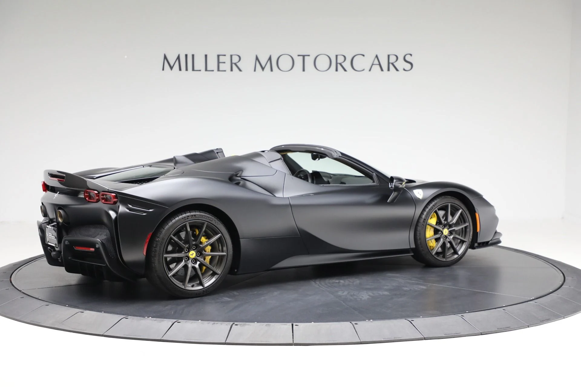 mph008_1837498985_Used_2022_Ferrari_SF_90_Spider_f3b99c23bd
