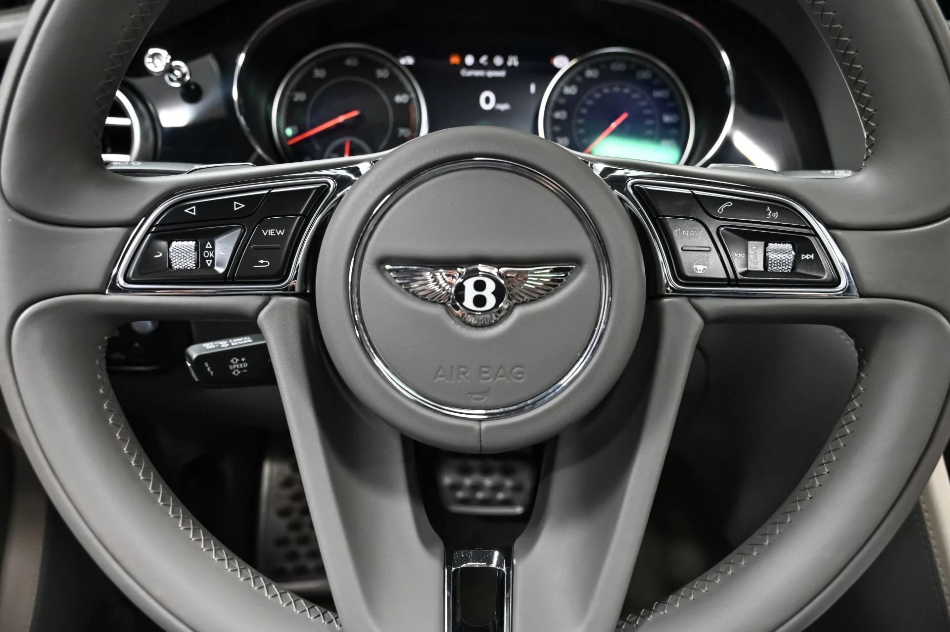 mph008_1839232566_Used_2018_Bentley_Bentayga_Mulliner_1757623684_70ce843a75