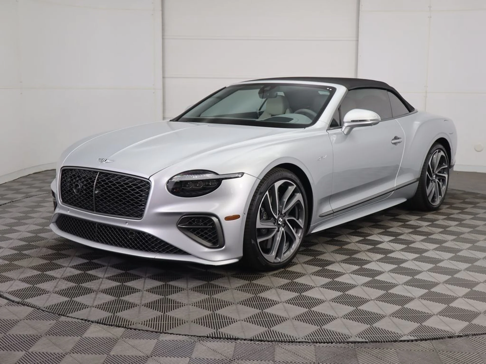 mph008_1840339316_used_2025_bentley_continental_gtspeedconvertible_8119_22974147_9_1024_903cf35a49