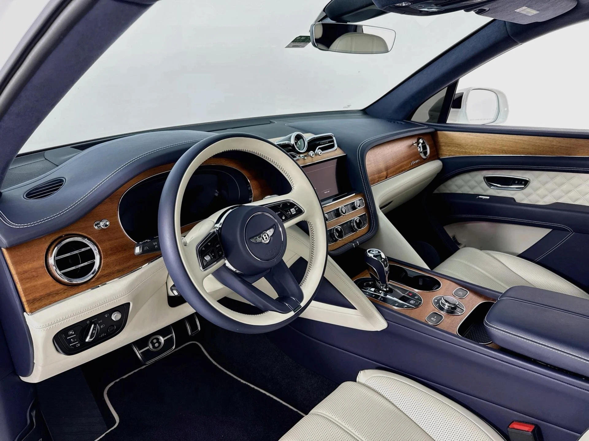 mph008_1845065368_Used_2023_Bentley_Bentayga_Azure_1793142036_b1058d59cf