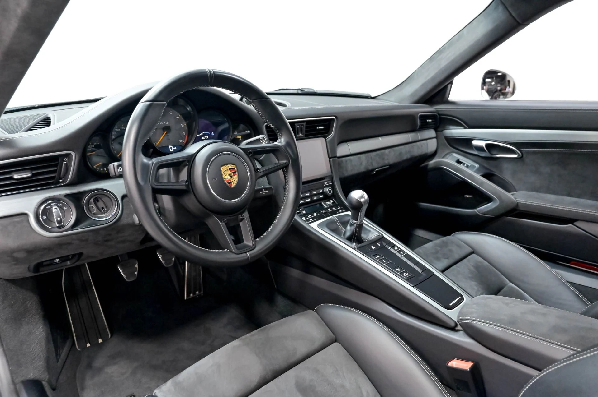 mph008_1847618186_Used_2018_Porsche_911_GT_3_1778195447_c4e5046623