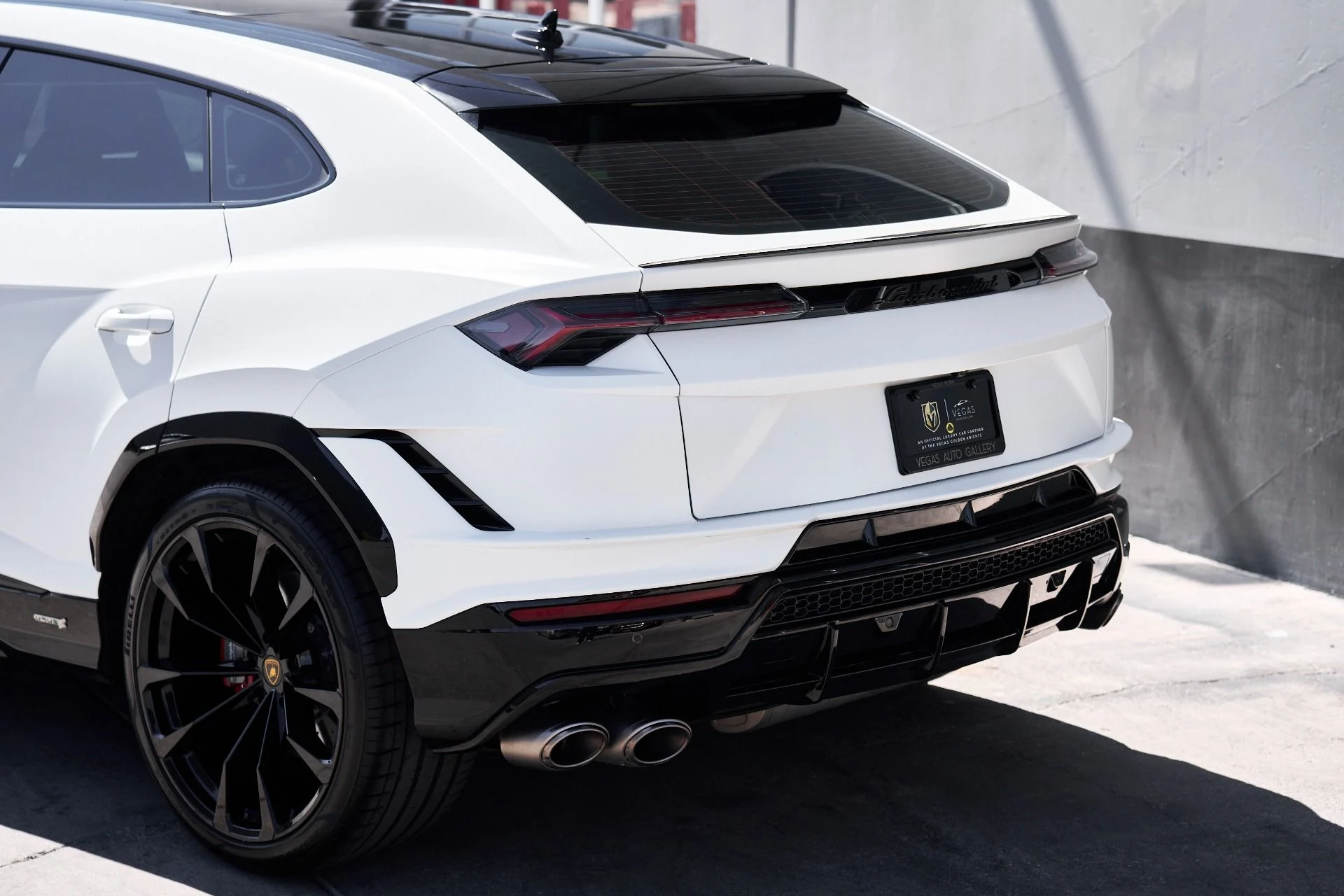 mph008_1849616104_Used_2024_Lamborghini_Urus_S_1751401874_55ee6965e1