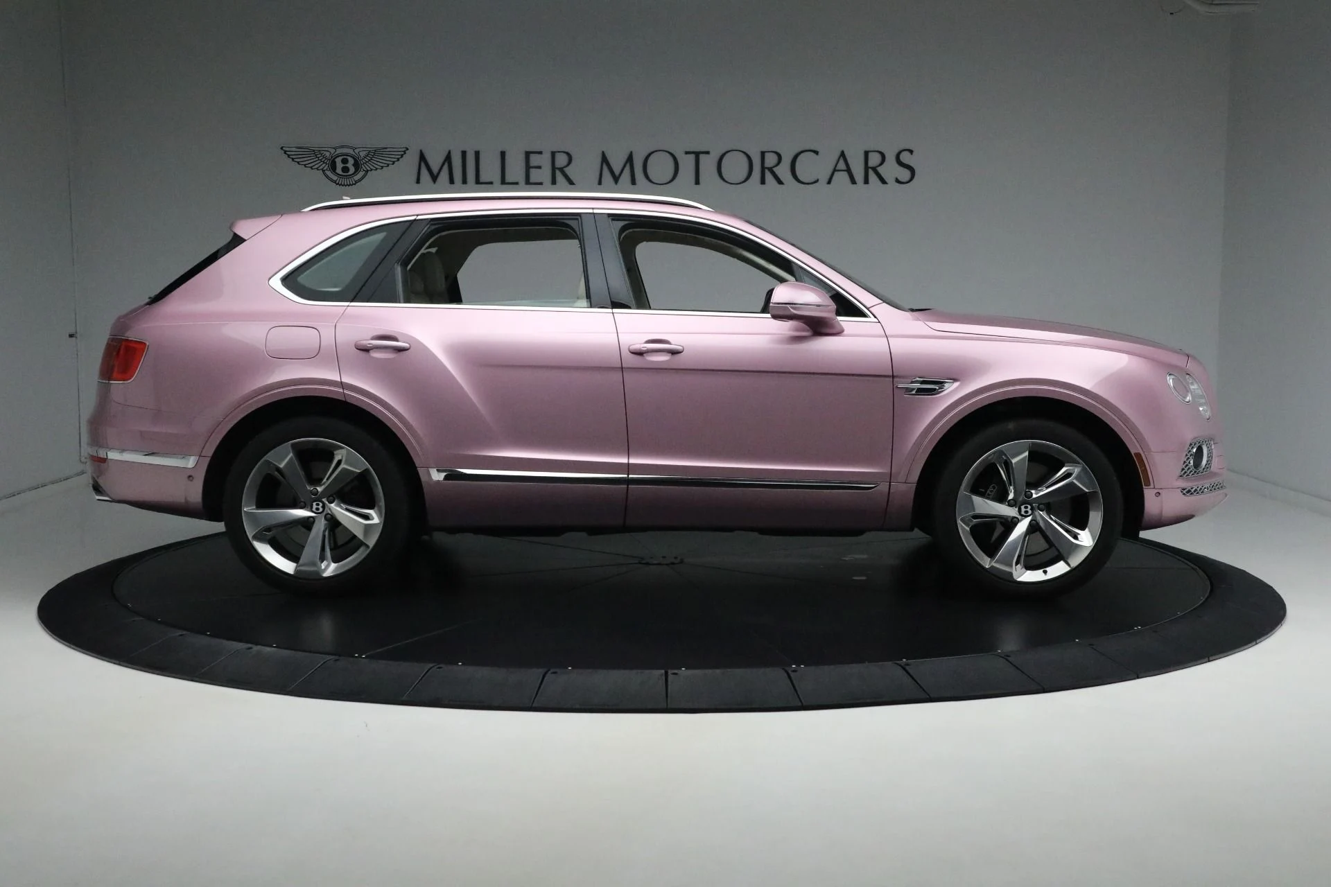 mph008_1850720745_Used_2019_Bentley_Bentayga_V8_1721831801_7dcccb4986