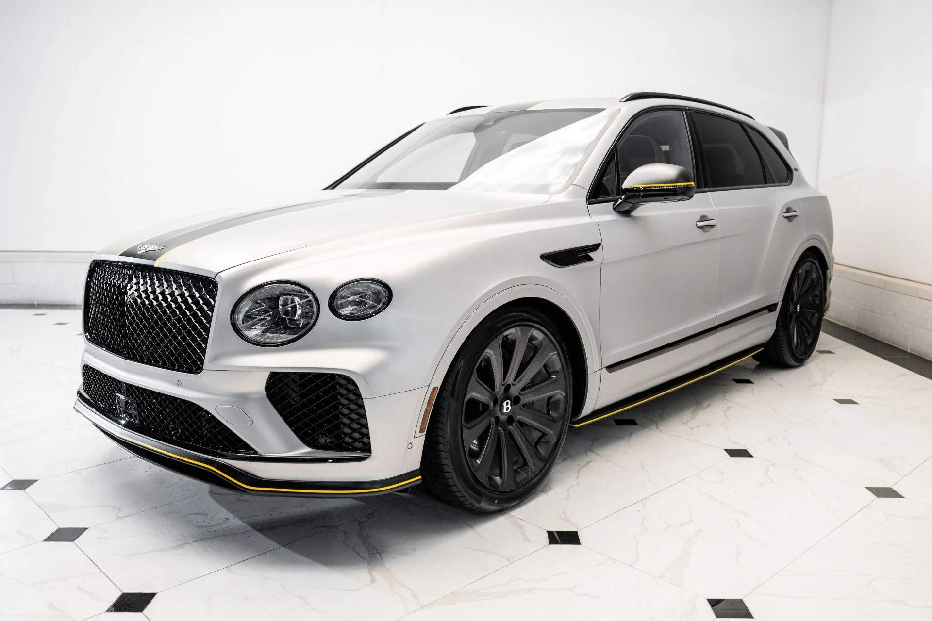 mph008_1851108453_New_2025_Bentley_BENTAYGA_V8_S_Apex_Edition_1743523245_cb8ec0523c