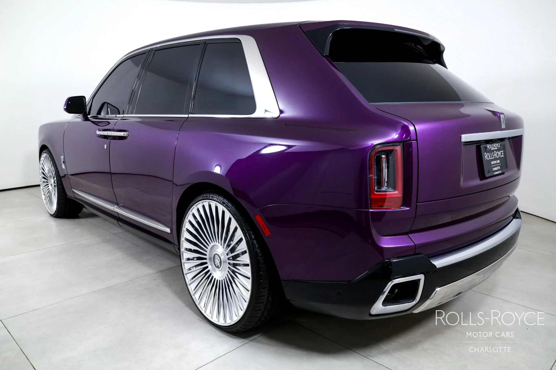 mph008_1851965354_Used_2025_Rolls_Royce_Cullinan_1751556897_0155522791