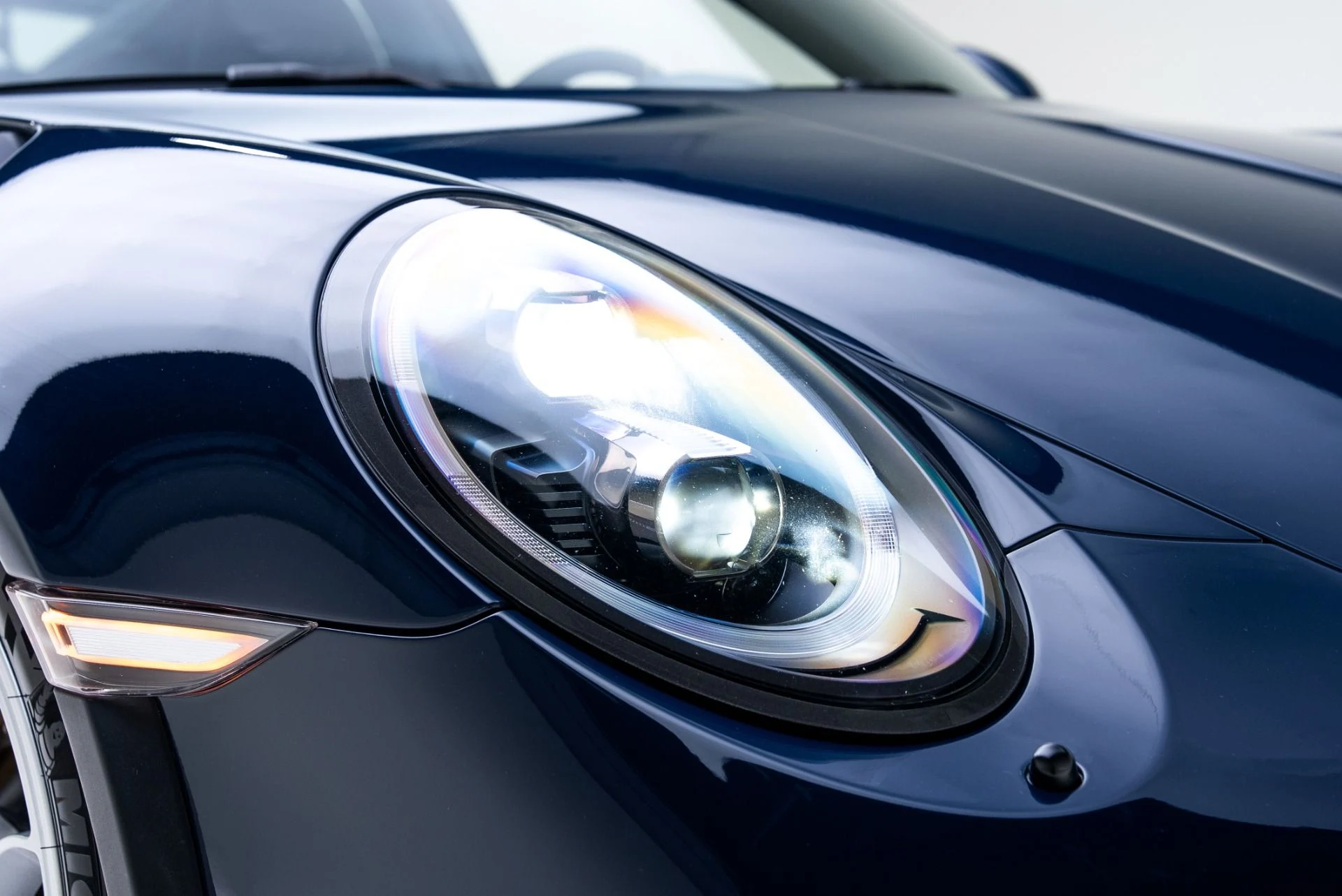 mph008_1852811984_Used_2016_Porsche_911_GT_3_RS_1774462832_65774e168a