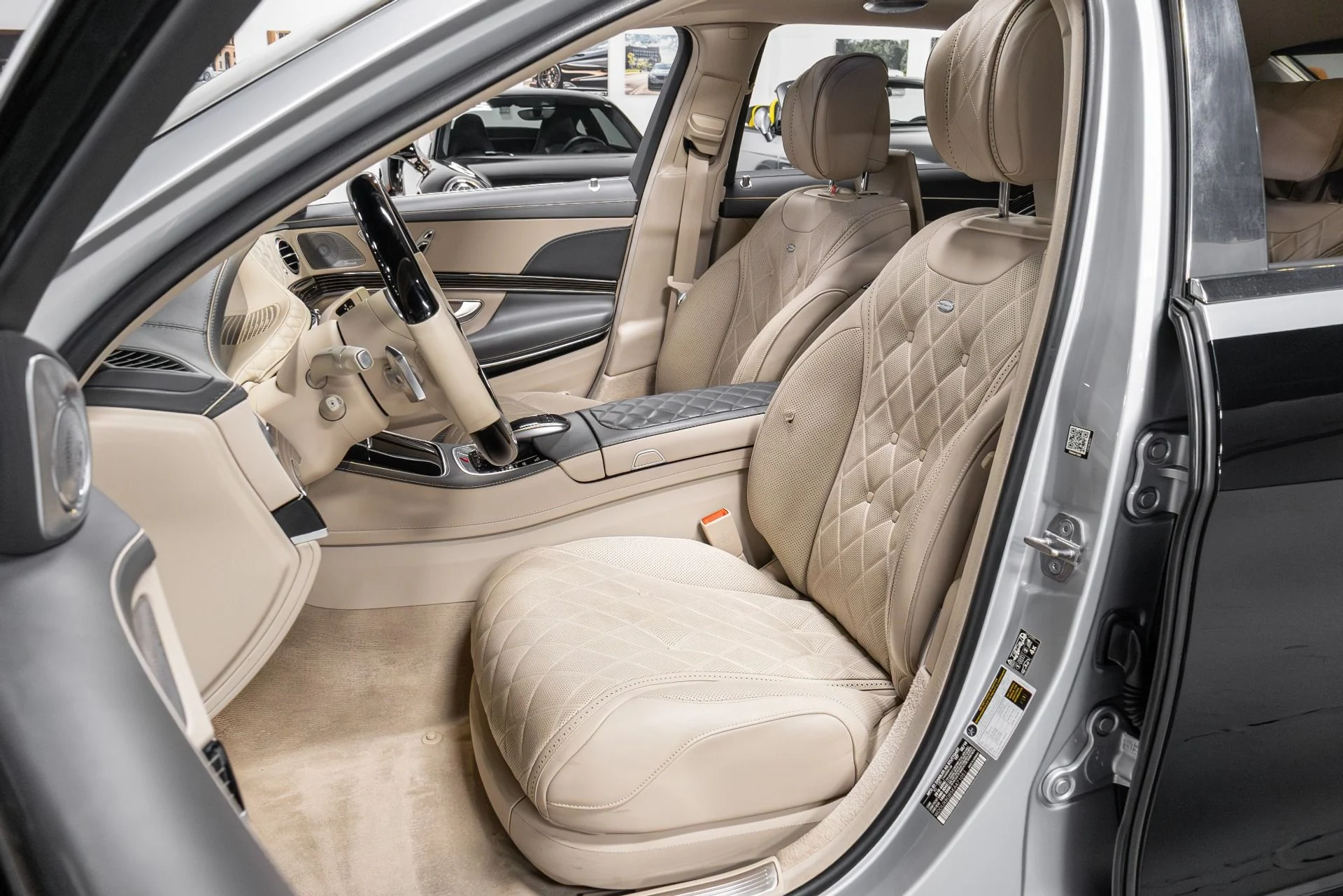 mph008_1868509986_Used_2019_Mercedes_Benz_S_Class_Maybach_S_560_4_MATIC_1763757822_c26906a6dc