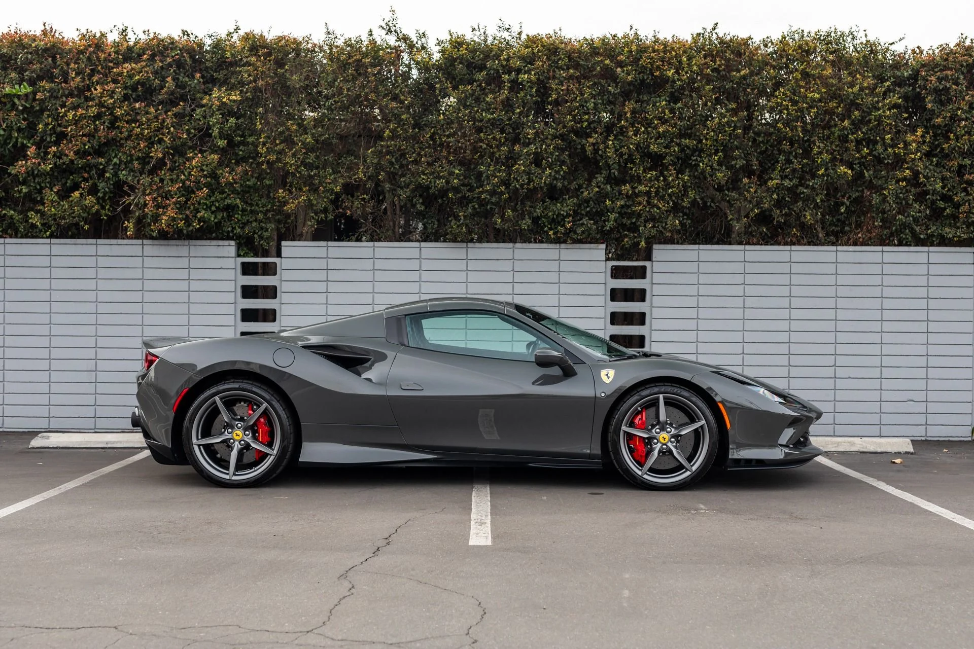 mph008_1873219723_Used_2021_Ferrari_F8_Spider_1734052231_299337e336