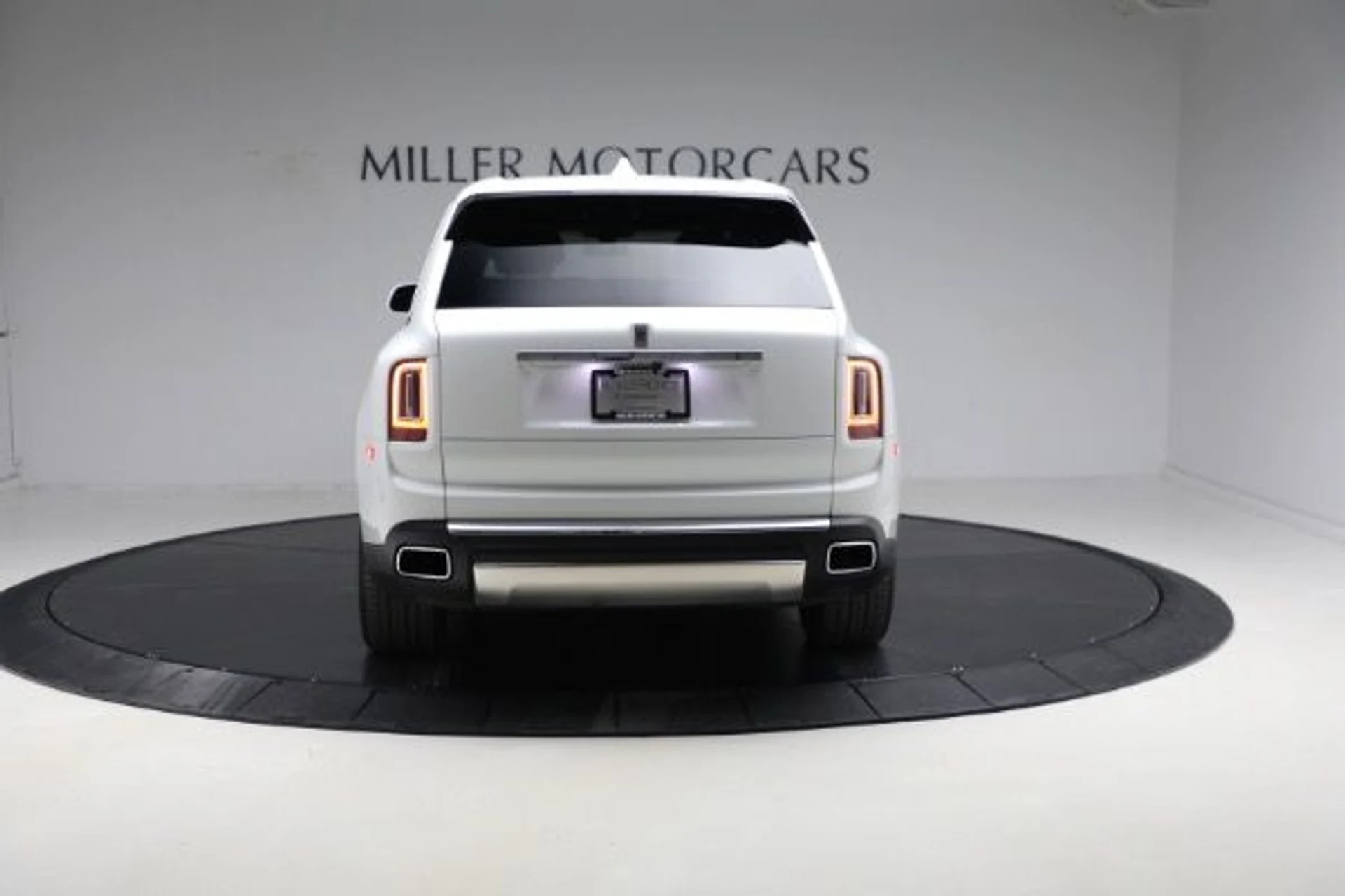 mph008_1882715969_Used_2022_Rolls_Royce_Cullinan_d02b7f6849