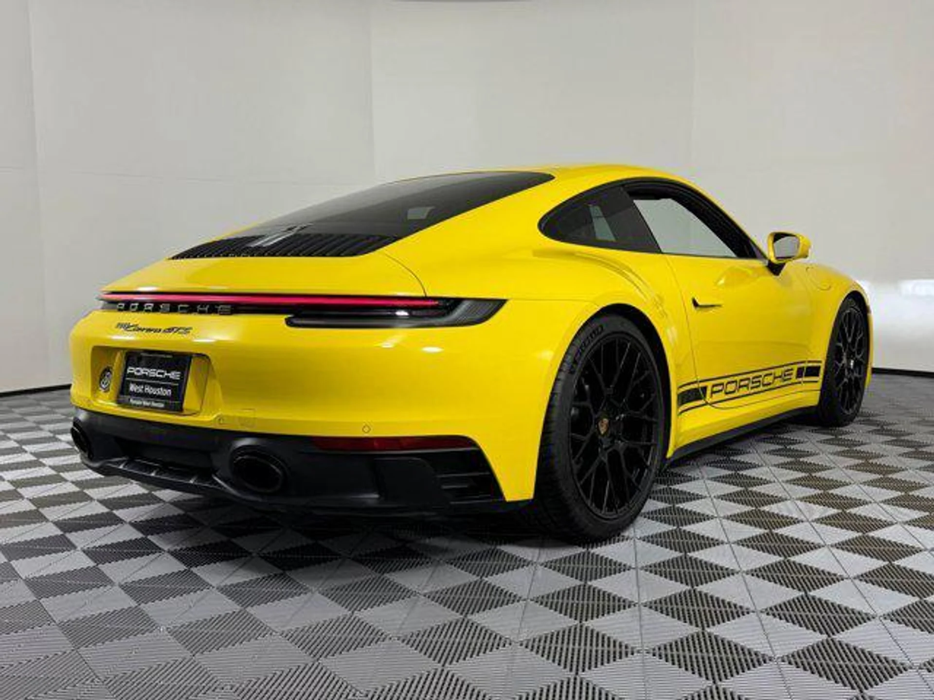 mph008_190236024_J_Gj_EL_Mtej6sl_Decg8pz_HIE_Hx47_U_3947f11f0f