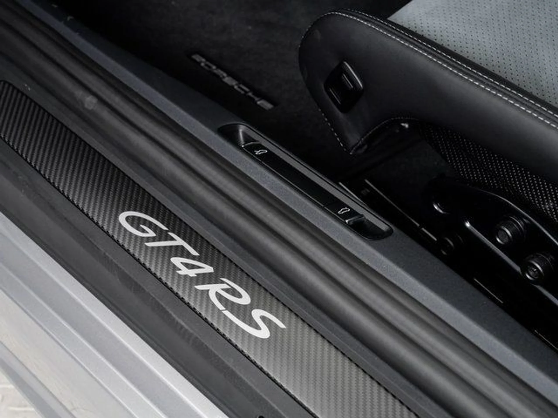 mph008_190320534_adb97e5dc81197c1dff1d7fc82d77b9f_689e365c23