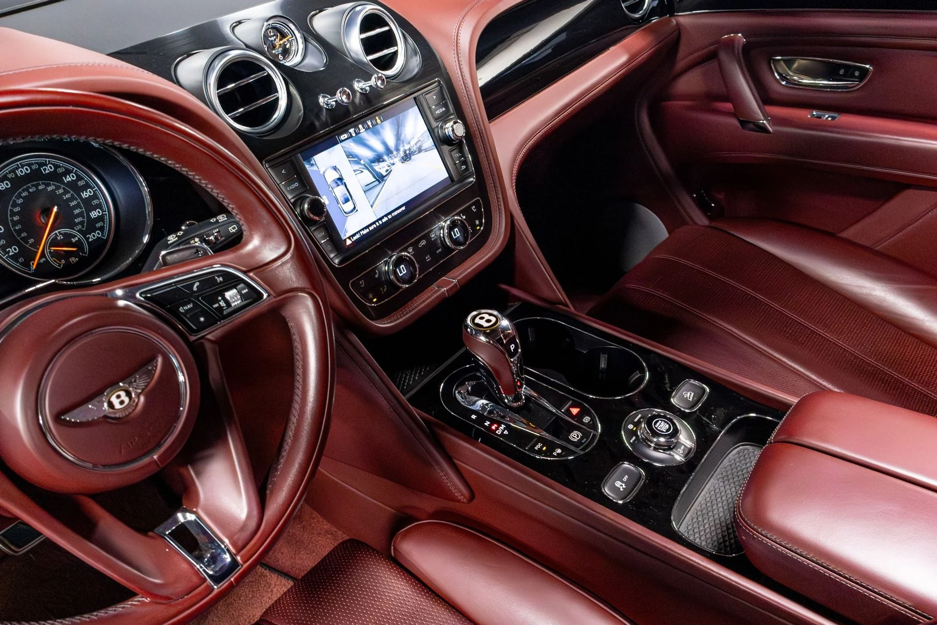 mph008_1906604655_Used_2020_Bentley_Bentayga_V8_1776285953_83d1ba1a4d