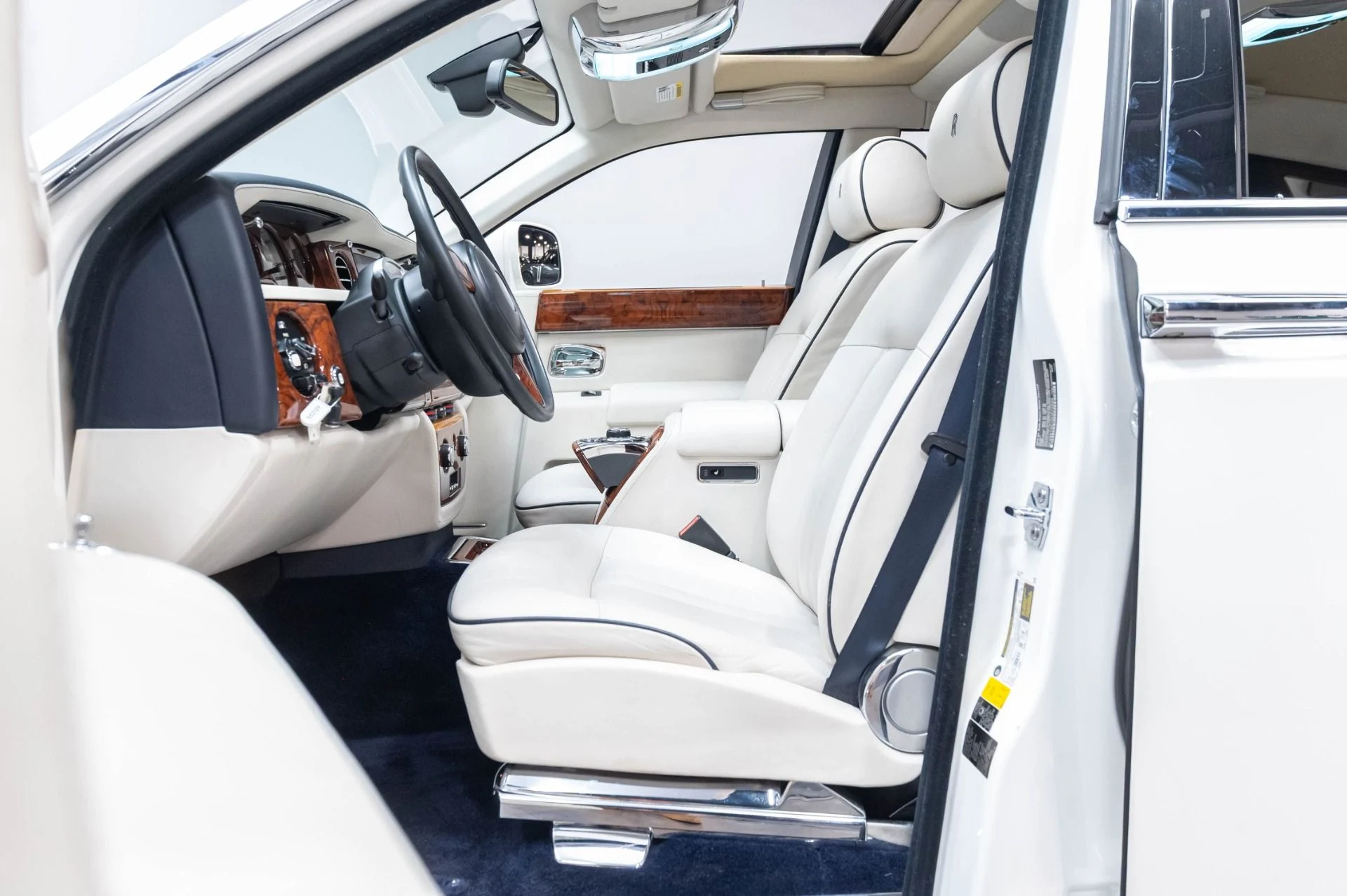 mph008_1910815420_Used_2013_Rolls_Royce_Phantom_1784226914_0e2139f000