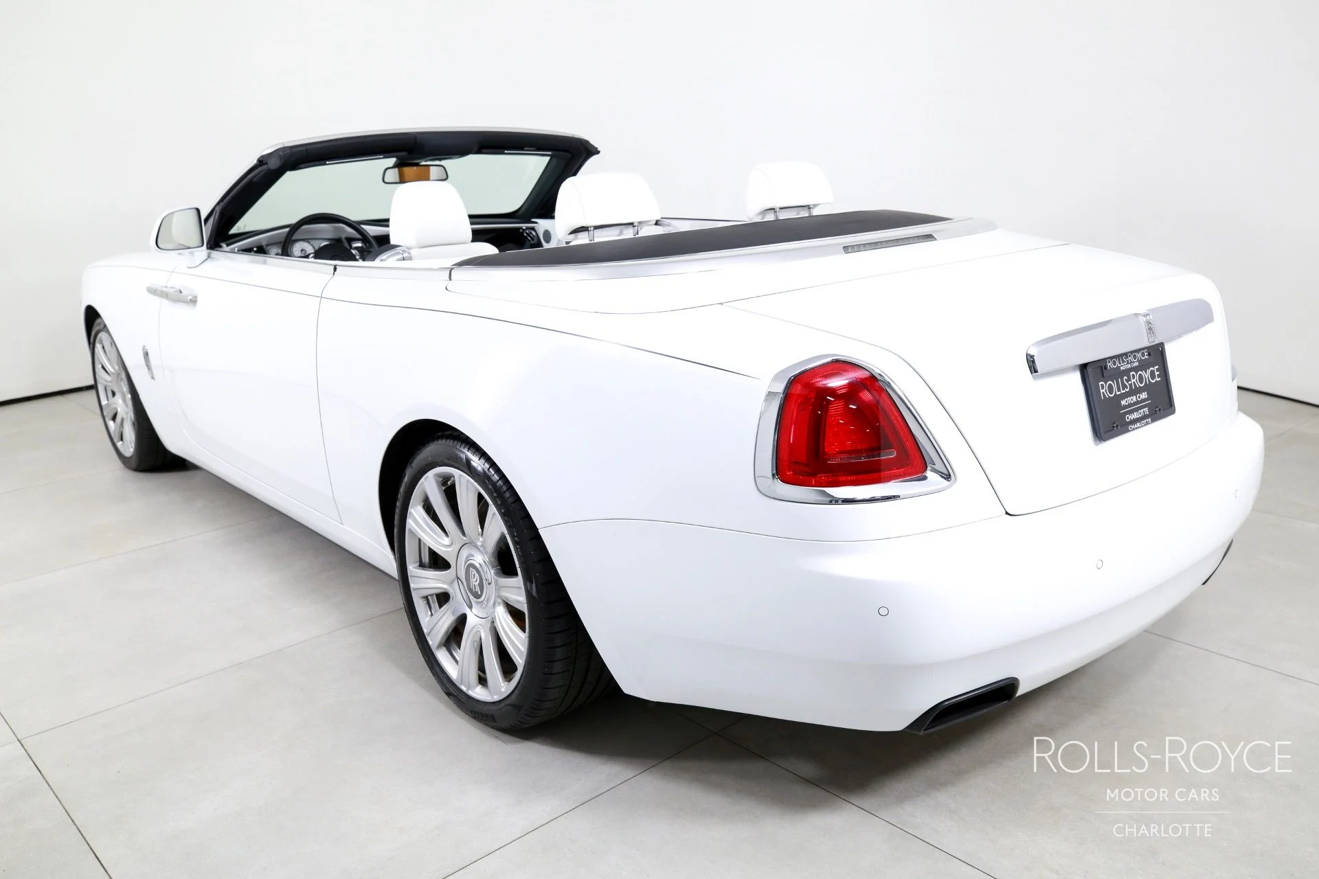 mph008_1915738327_Used_2019_Rolls_Royce_Dawn_1750192596_454e166c1c