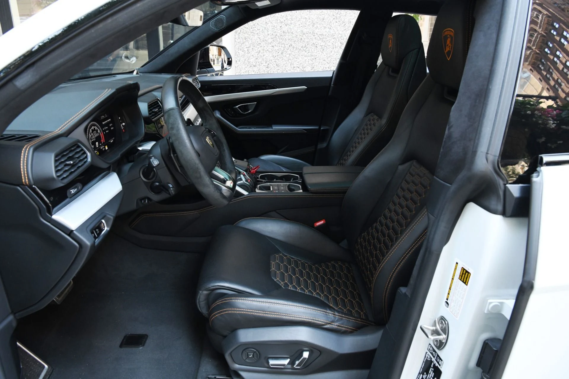 mph008_1954152343_Used_2021_Lamborghini_Urus_1752869042_e466f35465