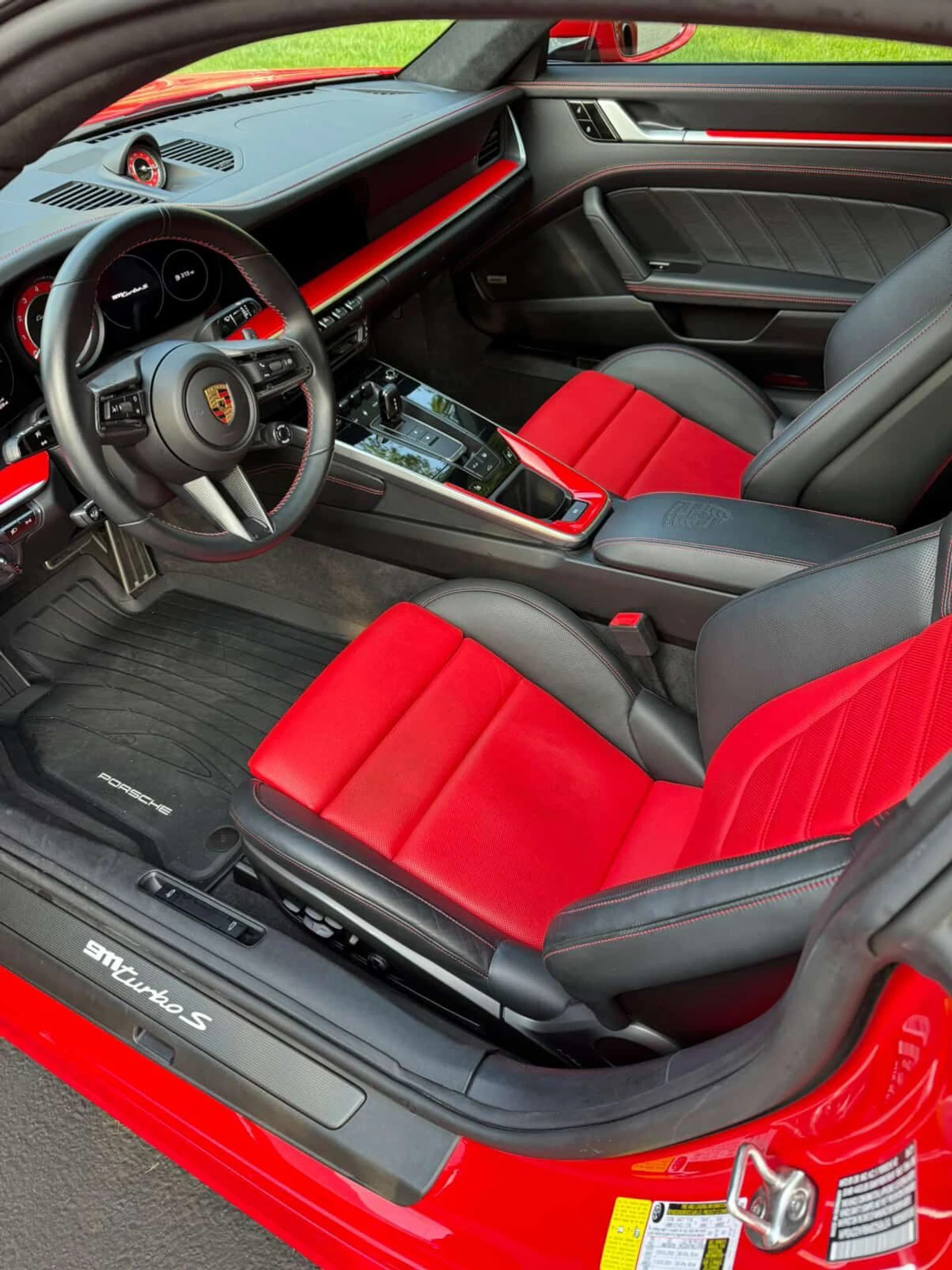 mph008_1963499216_Used_2021_Porsche_911_Turbo_S_1761947587_b50c1c04f2