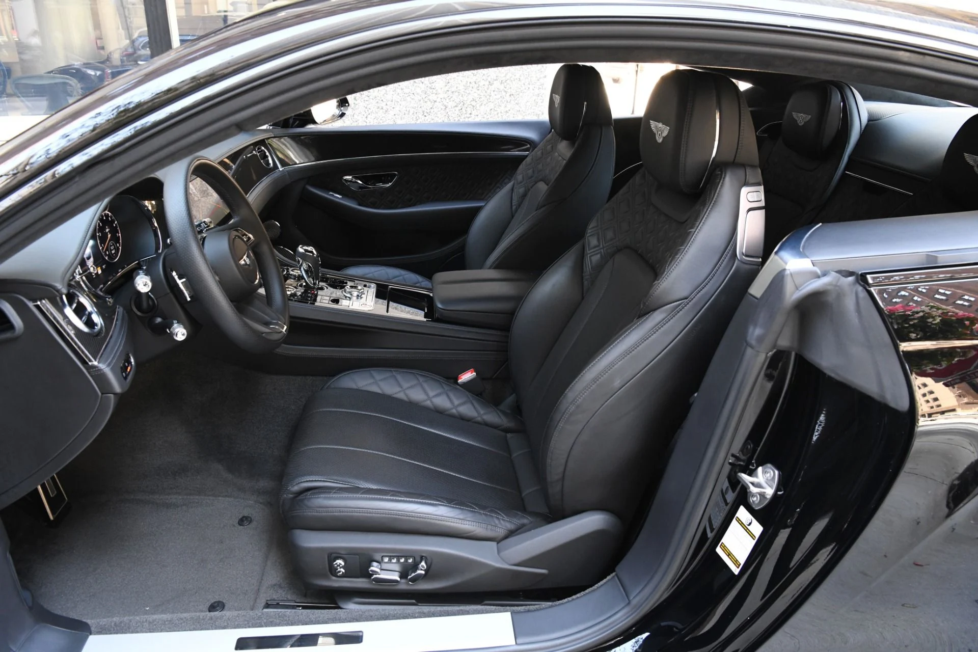 mph008_1969849377_Used_2022_Bentley_Continental_GT_GT_V8_1758135668_e9c3f4f539