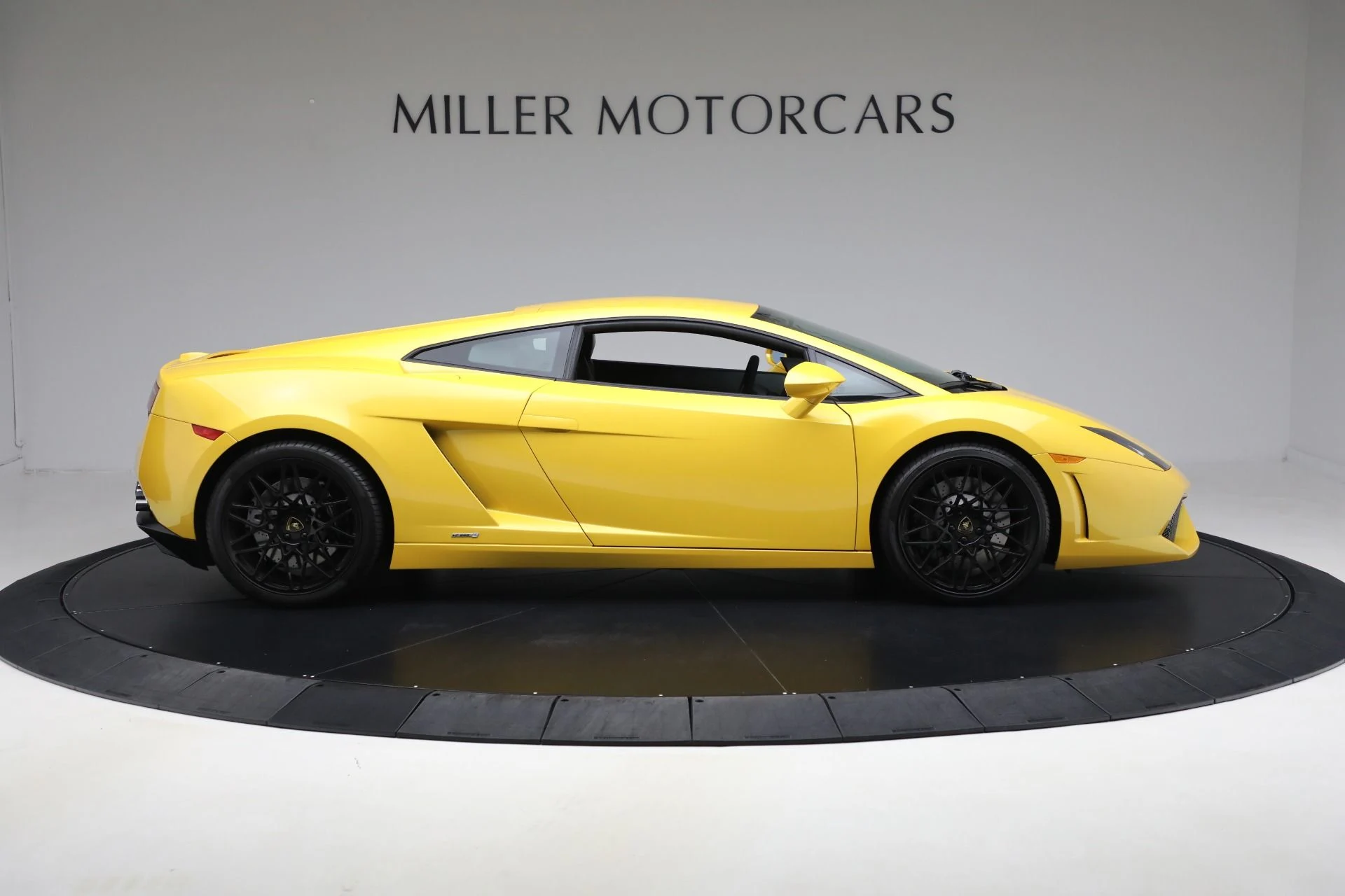 mph008_1971100038_Used_2011_Lamborghini_Gallardo_LP_550_2_036f98686f