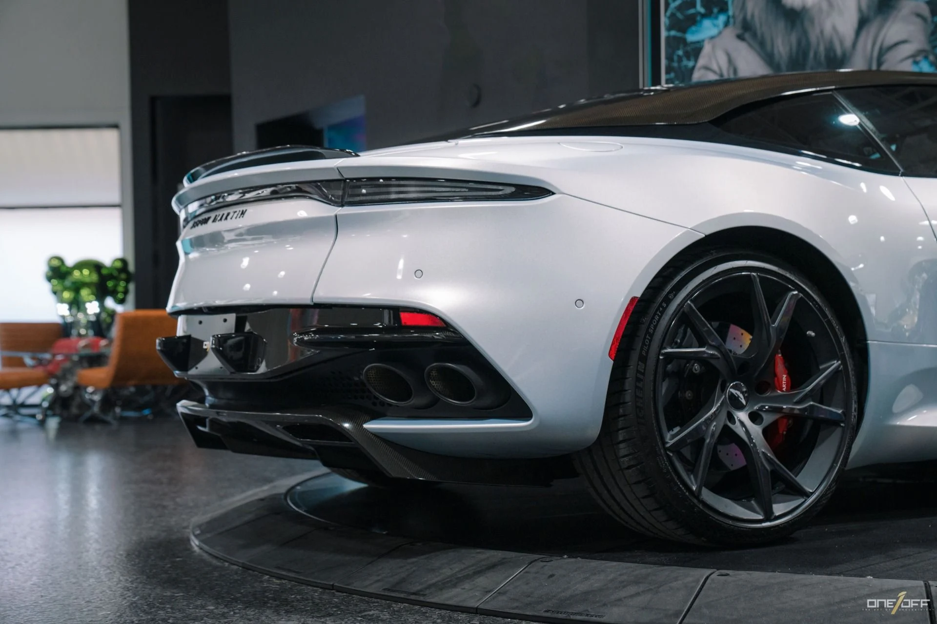 mph008_1972719429_Used_2019_Aston_Martin_DBS_Superleggera_1752875585_da01448751
