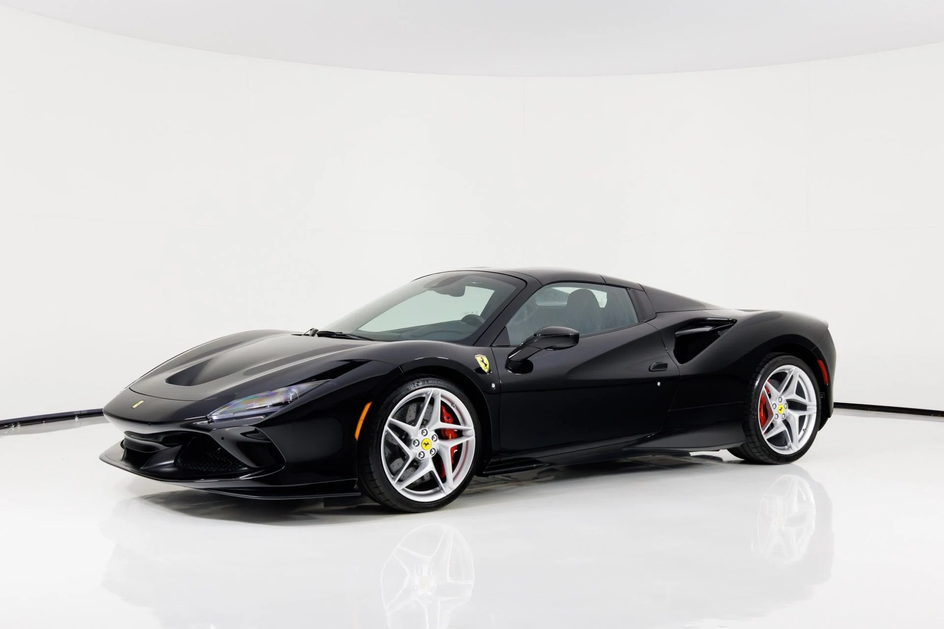 mph008_1976754988_Used_2022_Ferrari_F8_Spider_1769204197_3c81493748