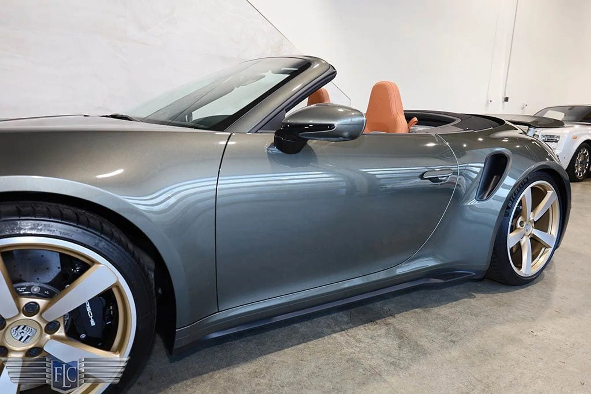 mph008_1980722939_used_2024_porsche_911_turboscabriolet_9689_22927458_9_1024_f12eed17e3