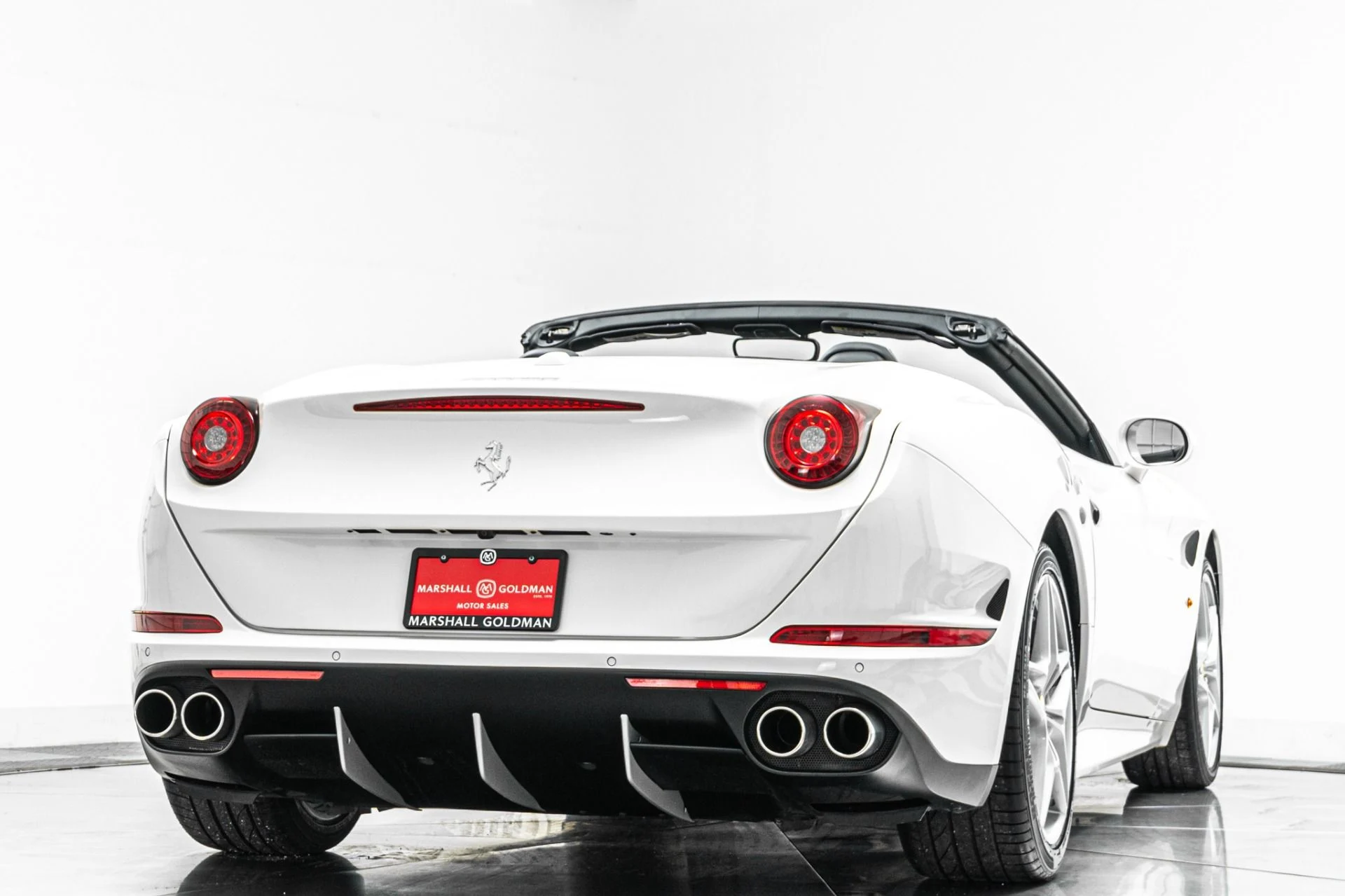 mph008_1990897260_Used_2016_Ferrari_California_T_257_K_MSRP_Ventilated_Seats_Carbon_Fiber_Driving_Zone_1790094264_f33cd728d3