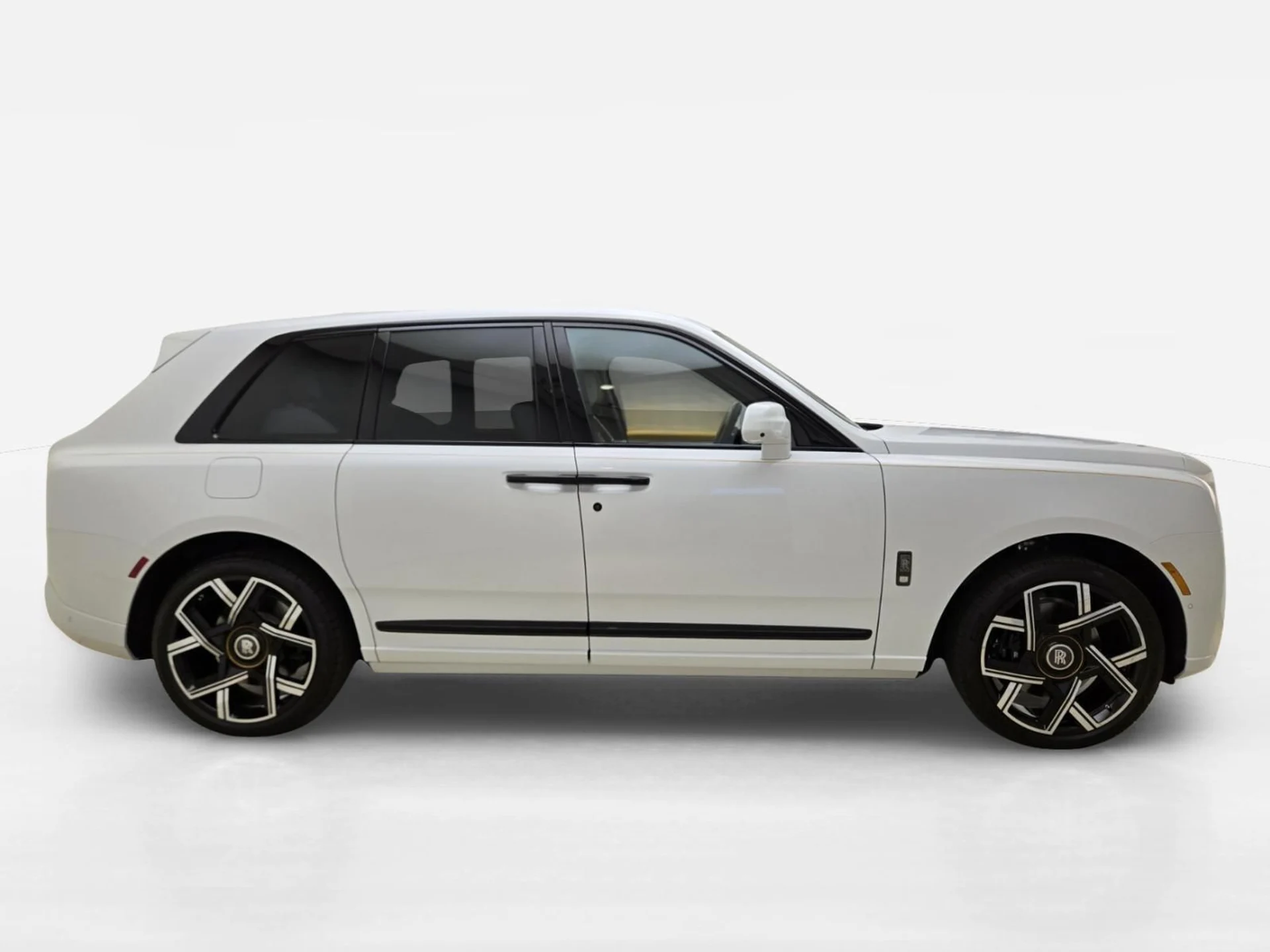 mph008_1991399480_New_2027_Rolls_Royce_Cullinan_Black_Badge_1786166293_f05d0e571b