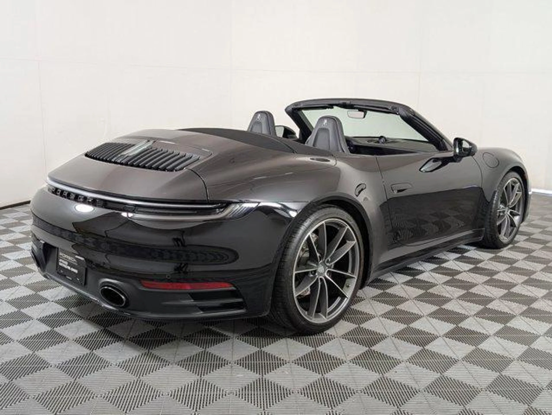 mph008_1991667270_Cfq_NILUK_Eq_Z_Qr0r_Zj_Qst_N_Hl9ds_E_69d4b8e0d3