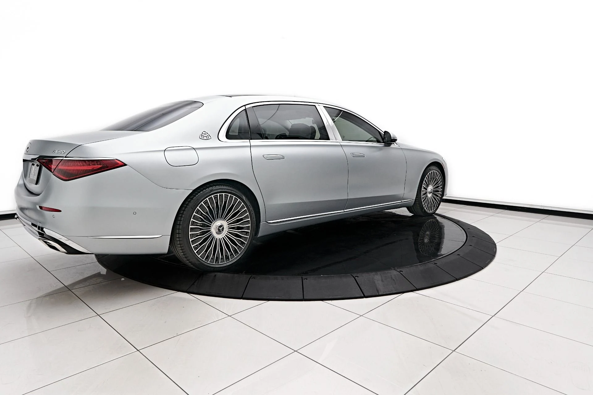 mph008_199268969_Used_2024_Mercedes_Benz_S_Class_Maybach_S_680_1729209539_7c7739fa2e