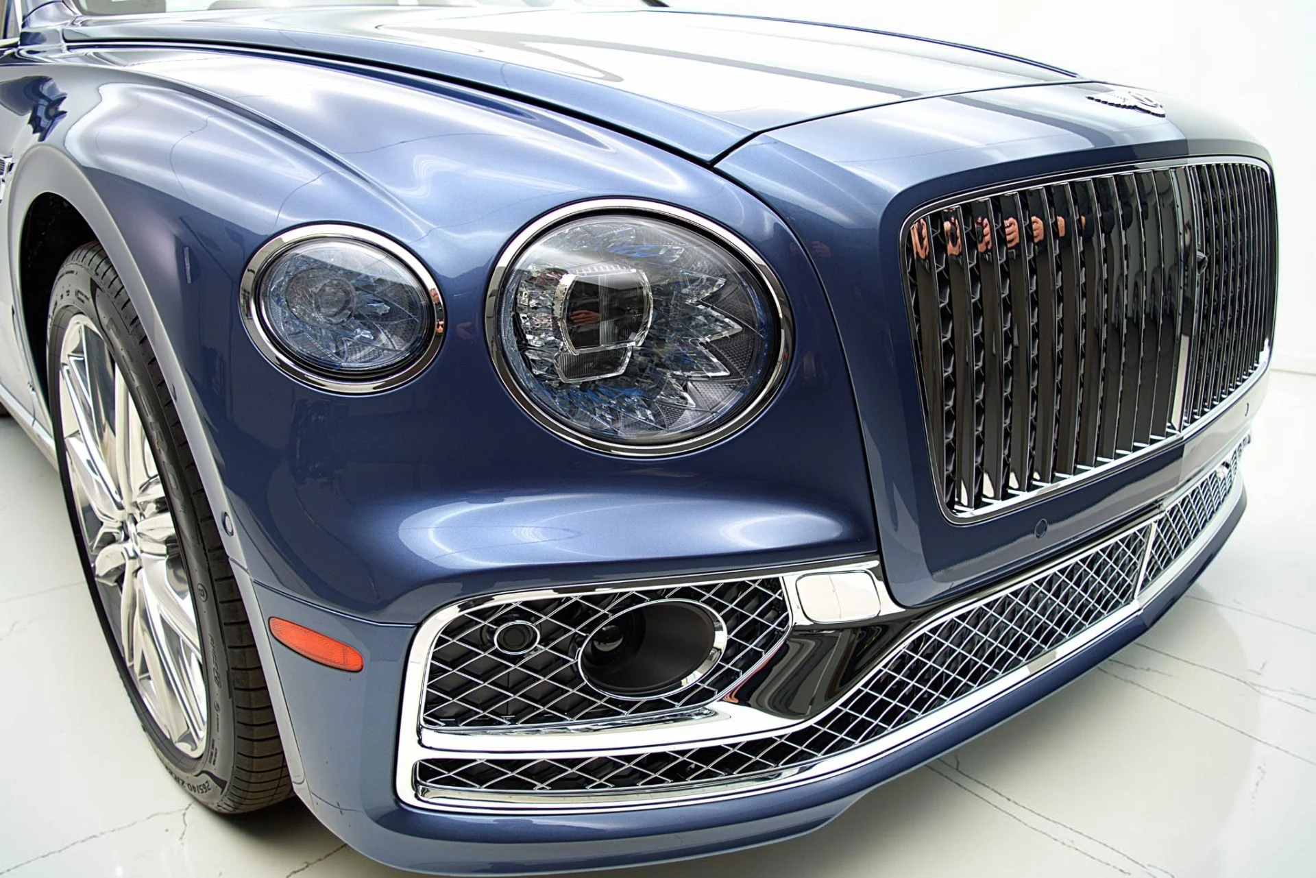 mph008_1996968146_Used_2022_Bentley_Flying_Spur_Hybrid_715fa9ae96